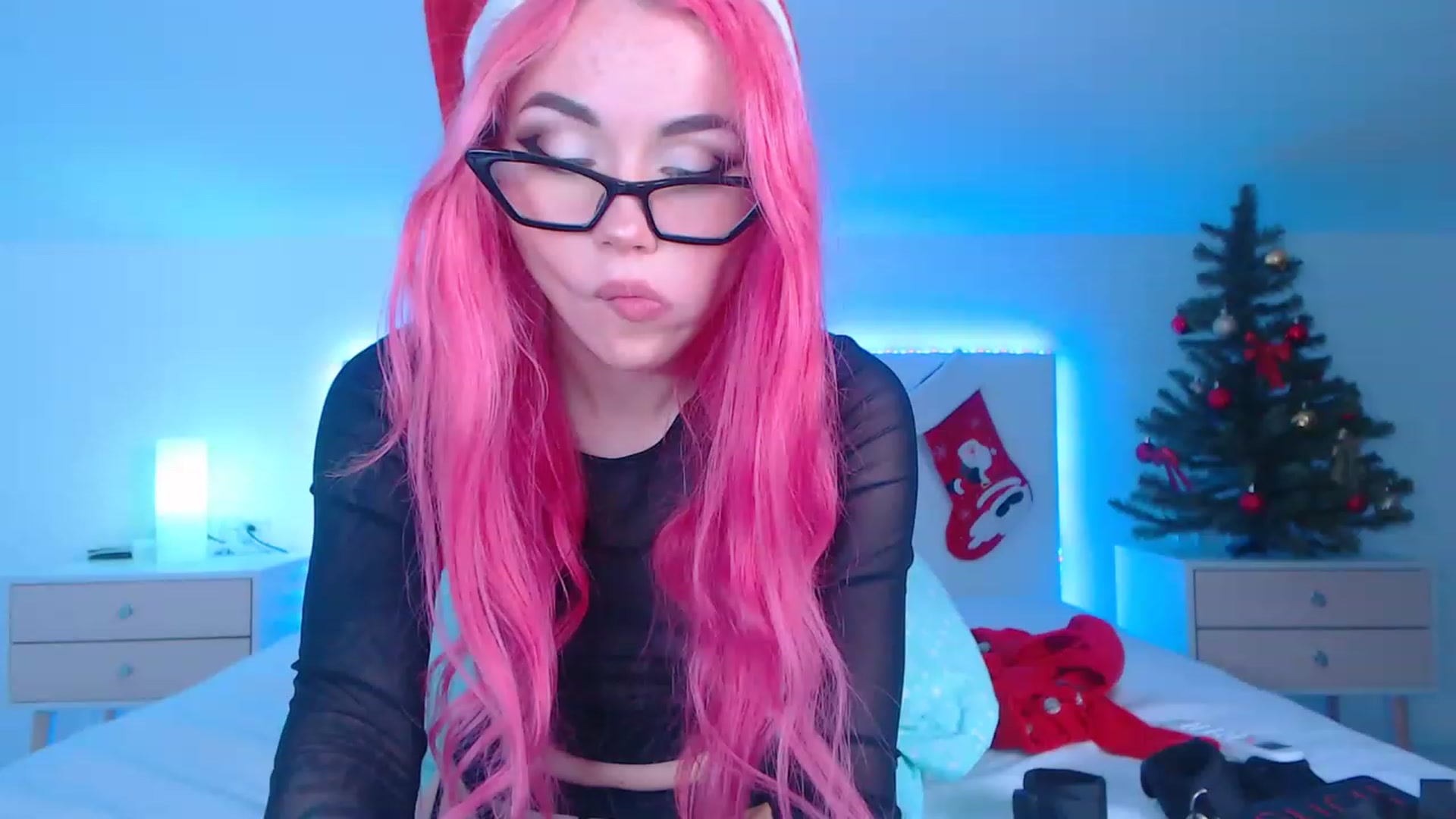 Gallery image thumbnail from Sarah_Pink's myfreecams stream on, 12/24/2022, 22:26 image 13 of 20