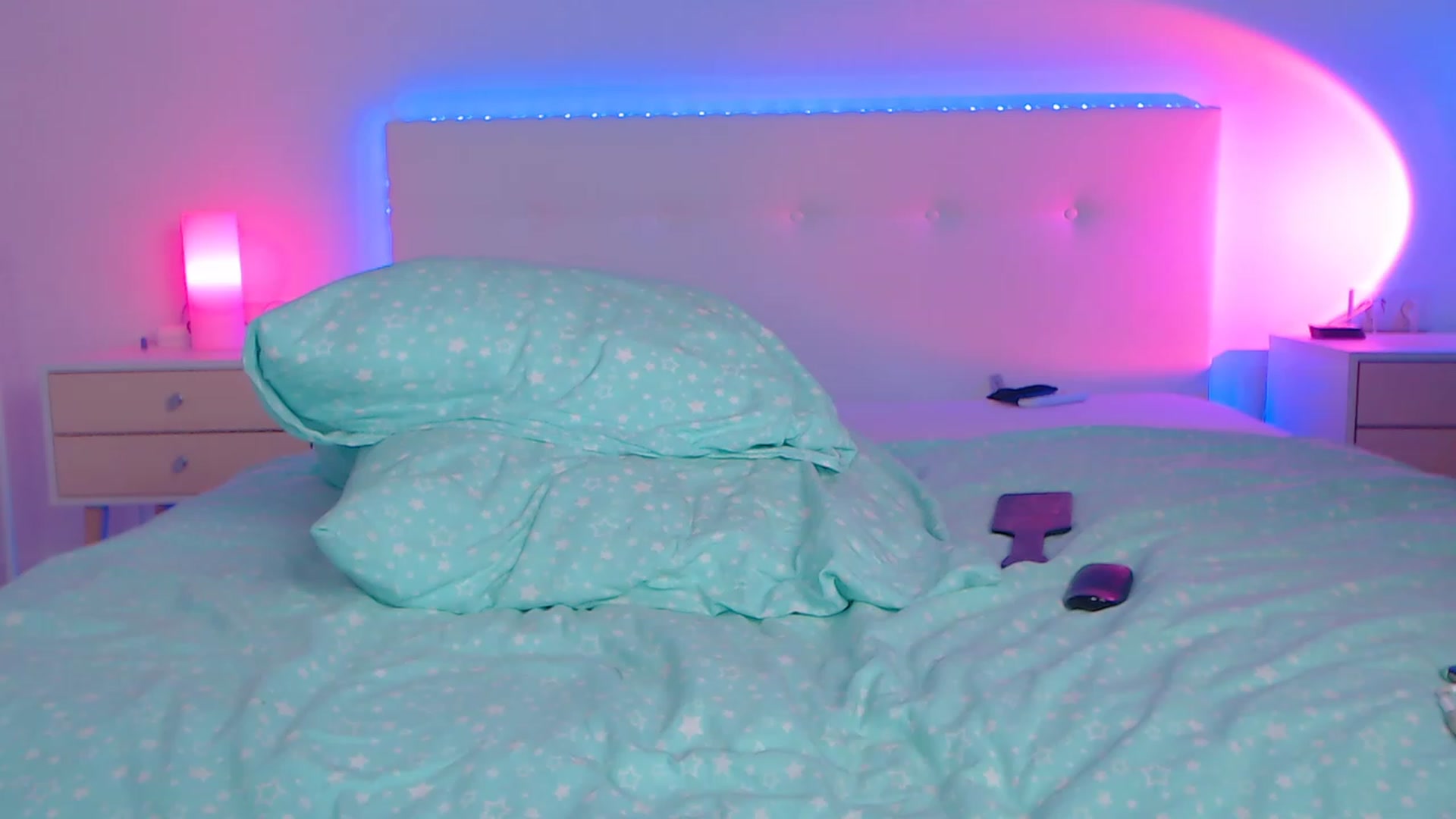 Gallery image thumbnail from Sarah_Pink's myfreecams stream on, 03/18/2023, 22:10 image 16 of 20