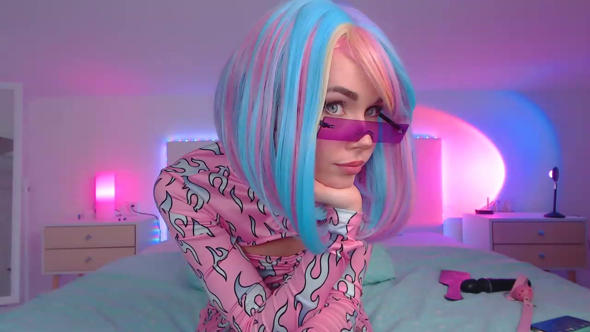 Gallery image thumbnail from Sarah_Pink's myfreecams stream on, 03/19/2023, 24:25 image 7 of 20