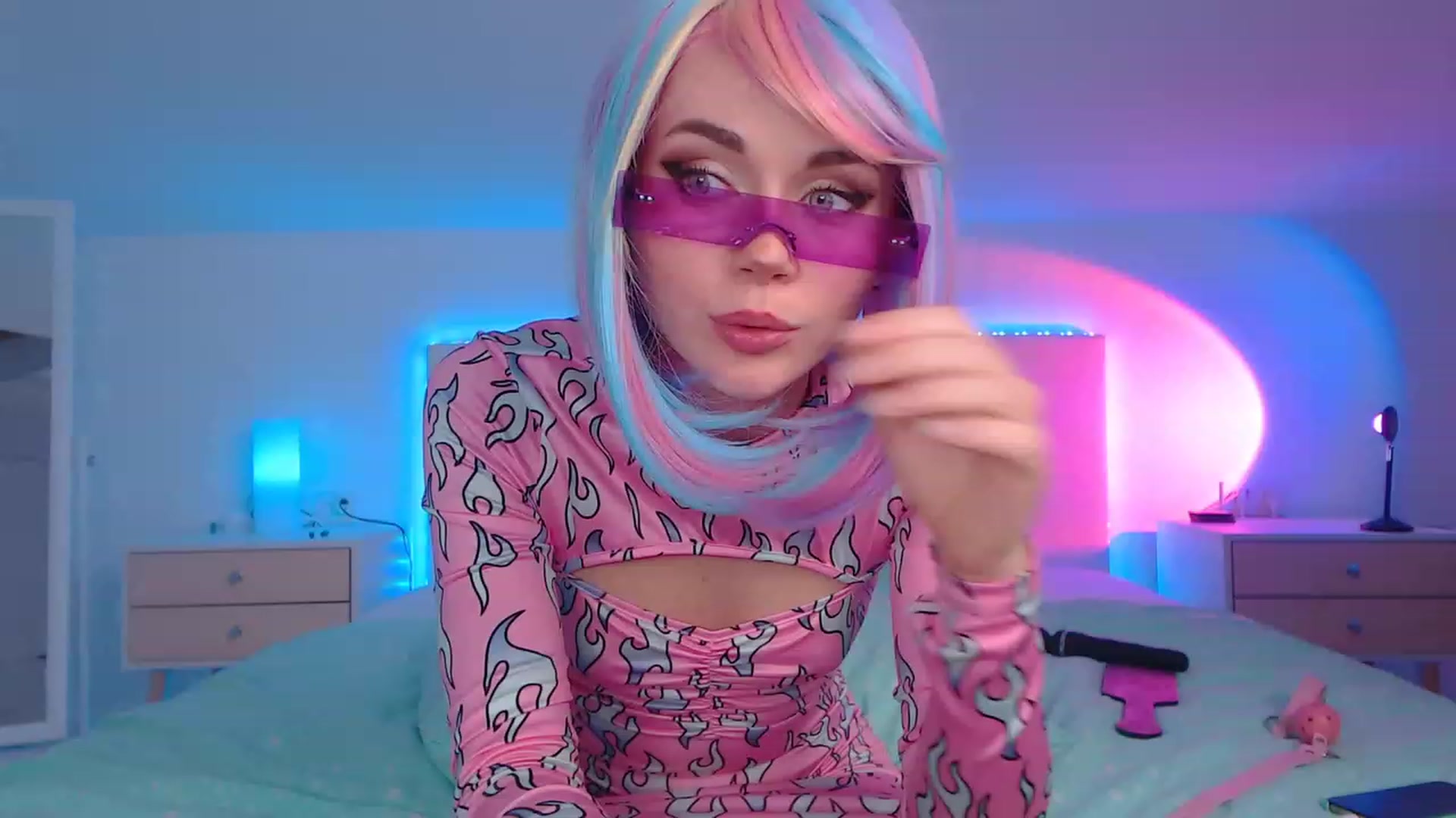 Gallery image thumbnail from Sarah_Pink's myfreecams stream on, 03/19/2023, 24:25 image 20 of 20