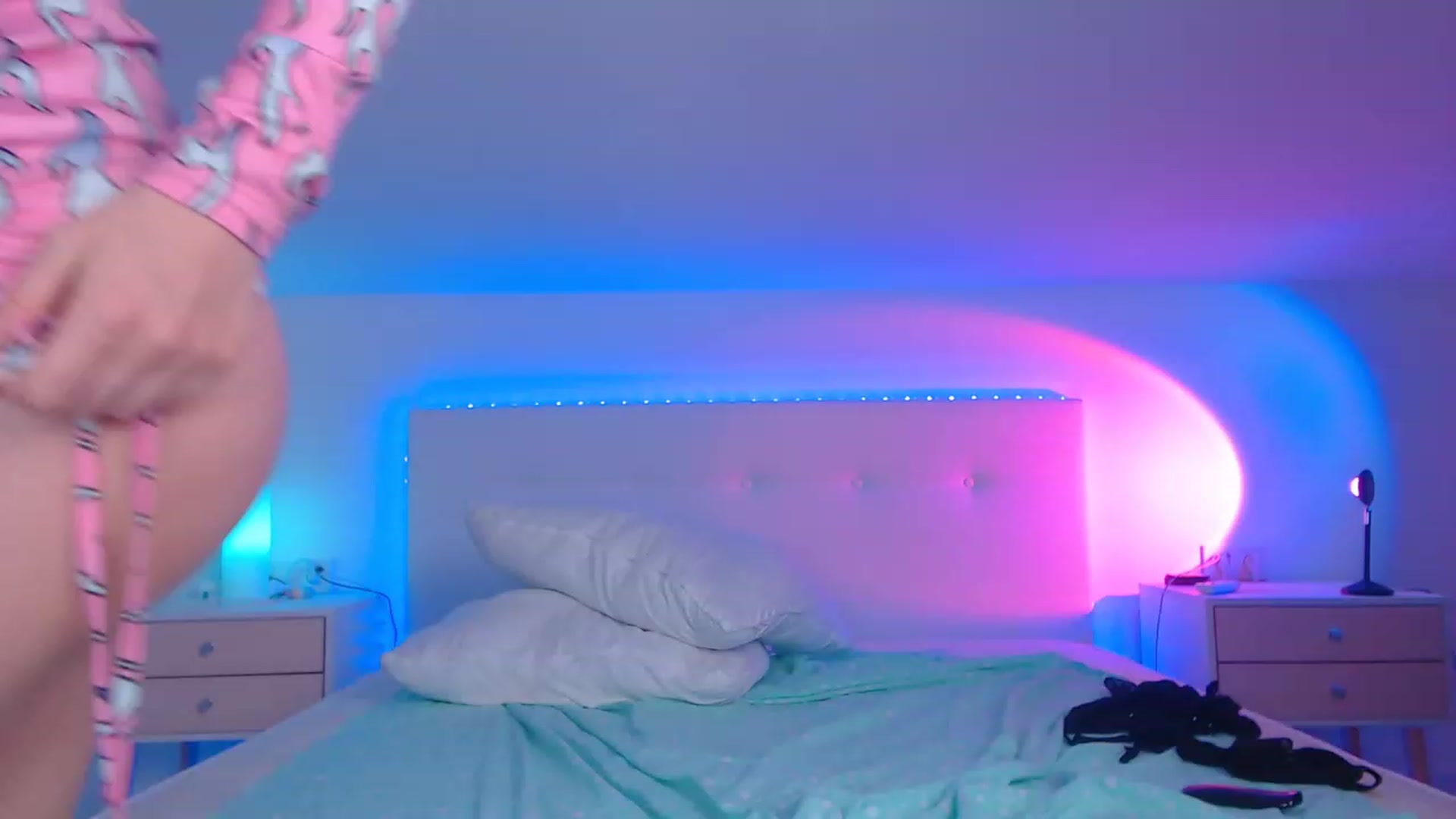 Gallery image thumbnail from Sarah_Pink's myfreecams stream on, 03/22/2023, 23:31 image 18 of 20