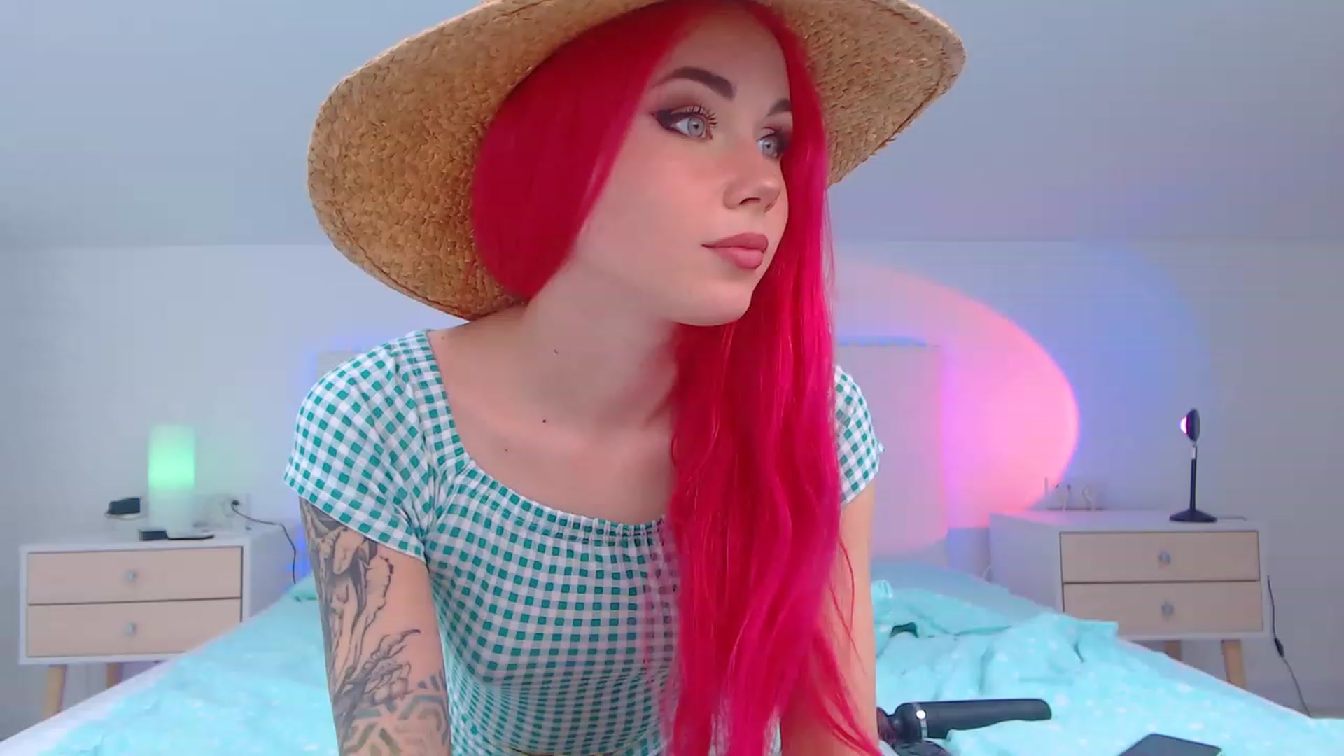 Gallery image thumbnail from Sarah_Pink's myfreecams stream on, 04/03/2023, 09:46 image 17 of 20