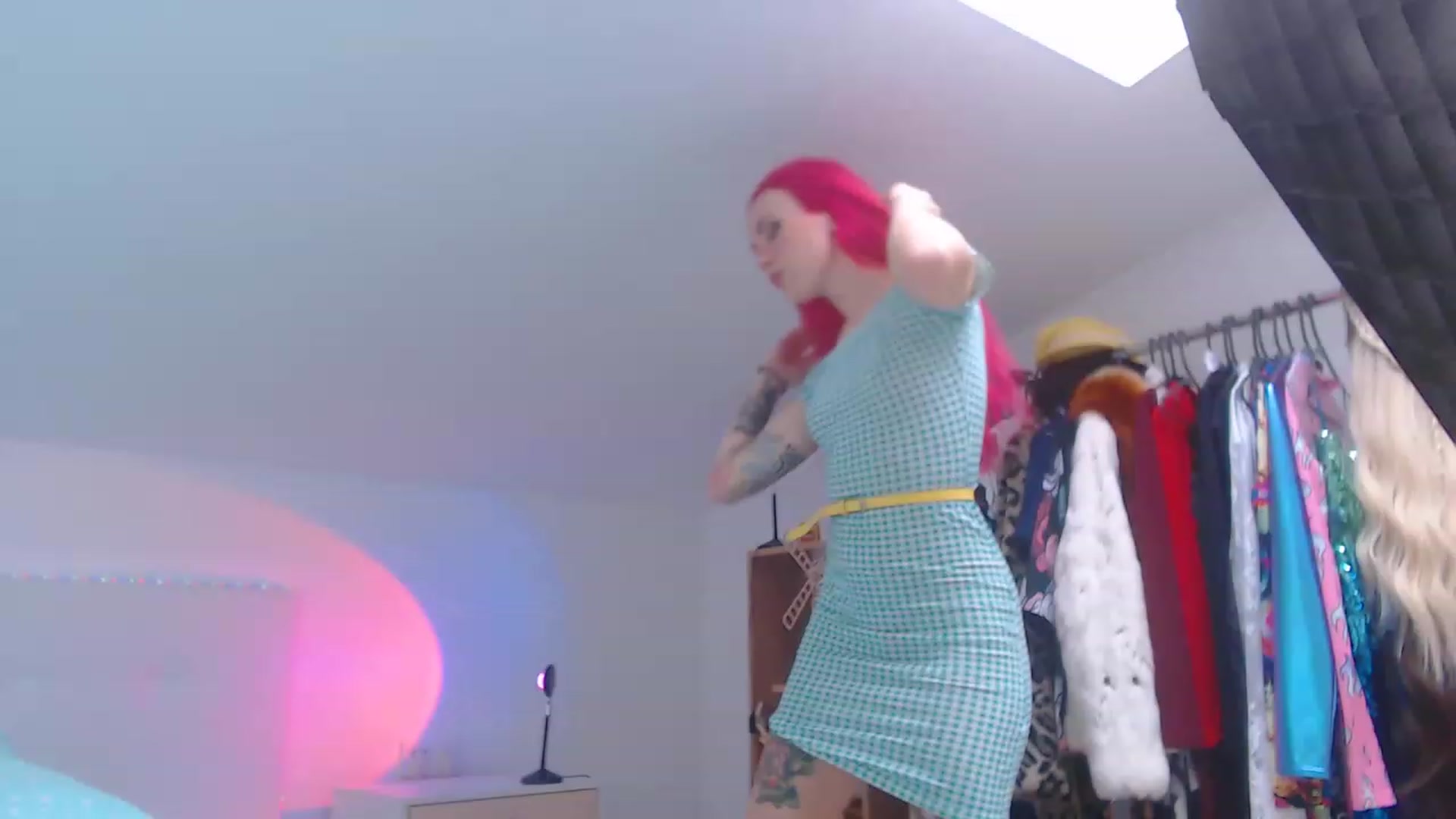 Gallery image thumbnail from Sarah_Pink's myfreecams stream on, 04/03/2023, 09:46 image 16 of 20