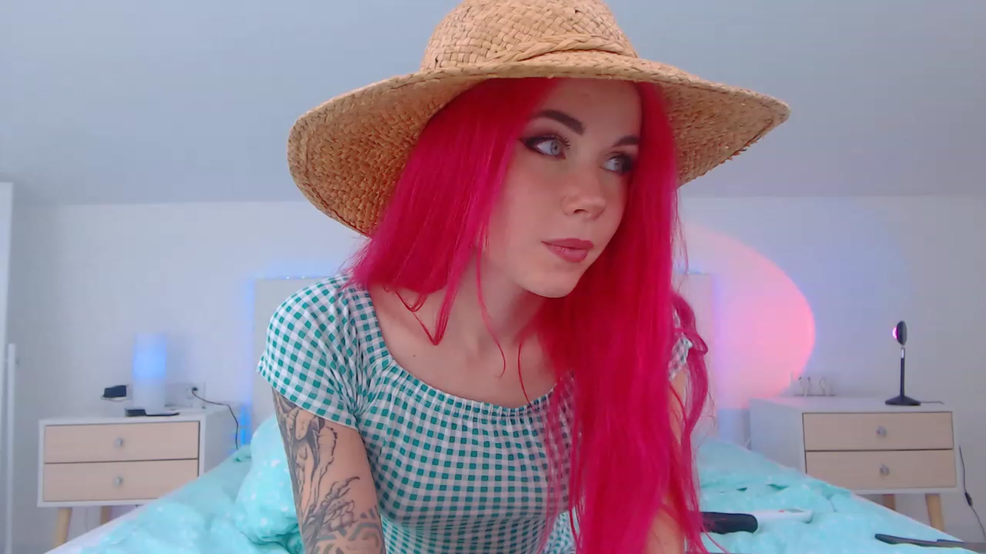 Gallery image thumbnail from Sarah_Pink's myfreecams stream on, 04/03/2023, 10:24 image 17 of 20