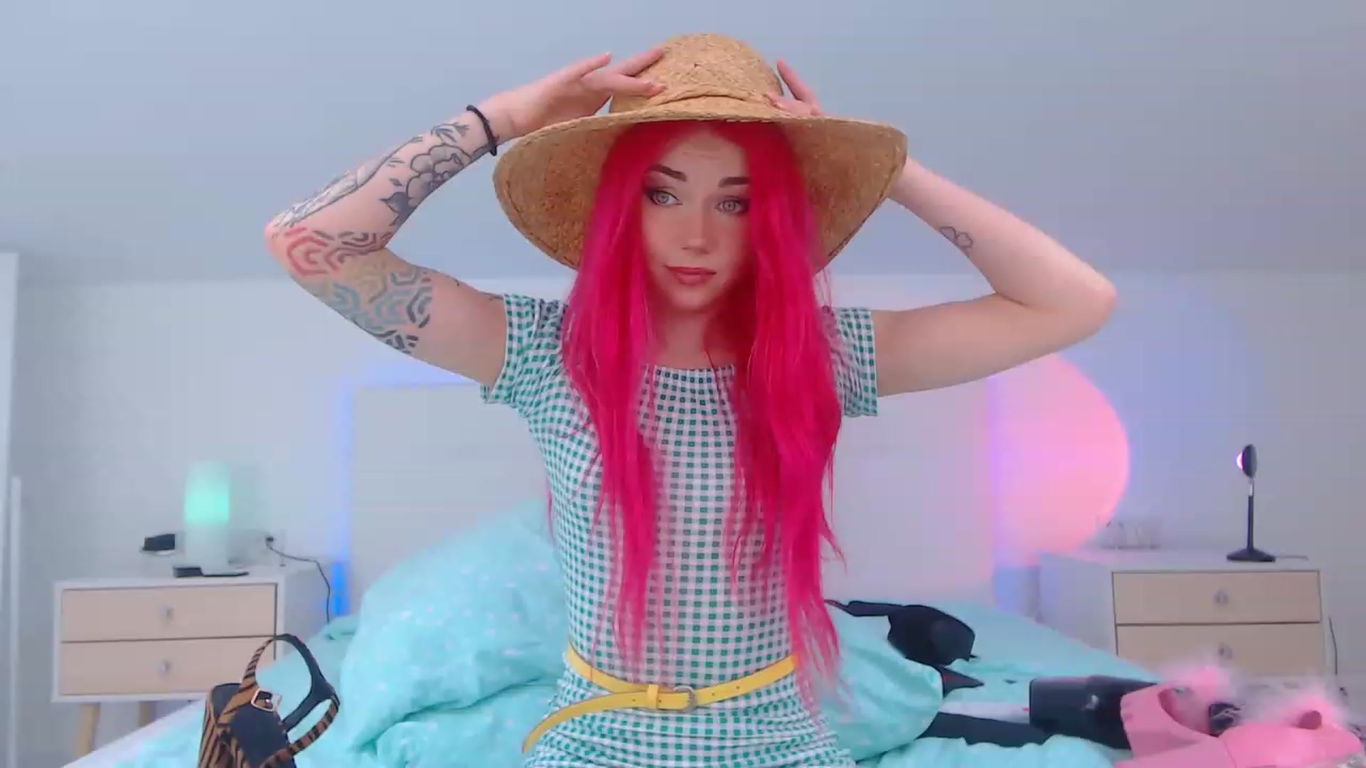 Gallery image thumbnail from Sarah_Pink's myfreecams stream on, 04/03/2023, 10:24 image 19 of 20