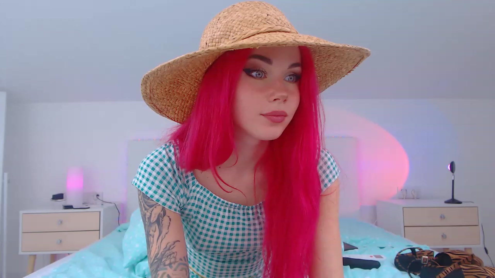 Gallery image thumbnail from Sarah_Pink's myfreecams stream on, 04/03/2023, 10:24 image 20 of 20