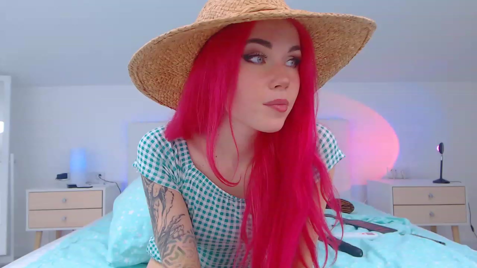 Gallery image thumbnail from Sarah_Pink's myfreecams stream on, 04/03/2023, 11:09 image 1 of 20