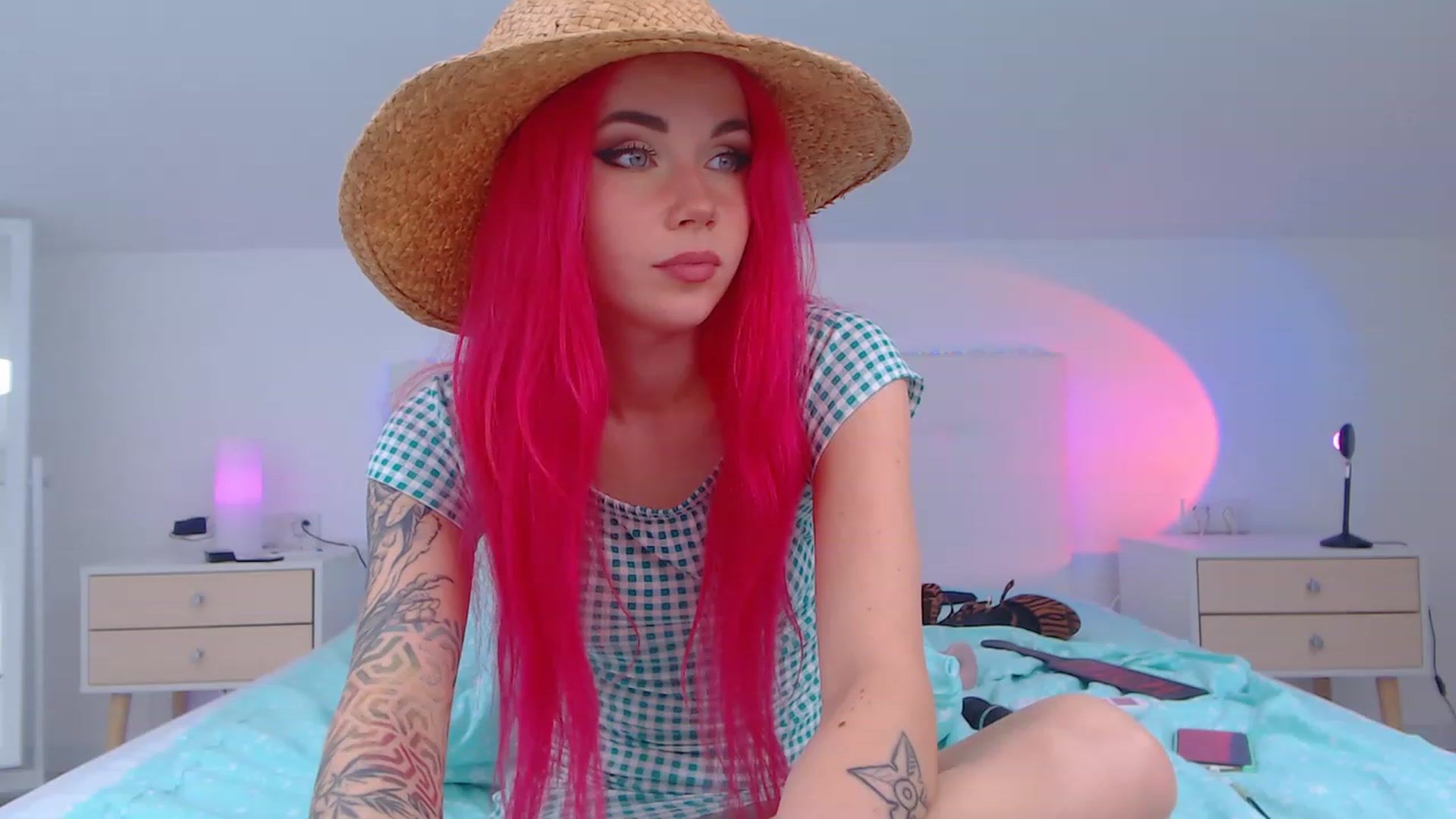 Gallery image thumbnail from Sarah_Pink's myfreecams stream on, 04/03/2023, 11:09 image 15 of 20