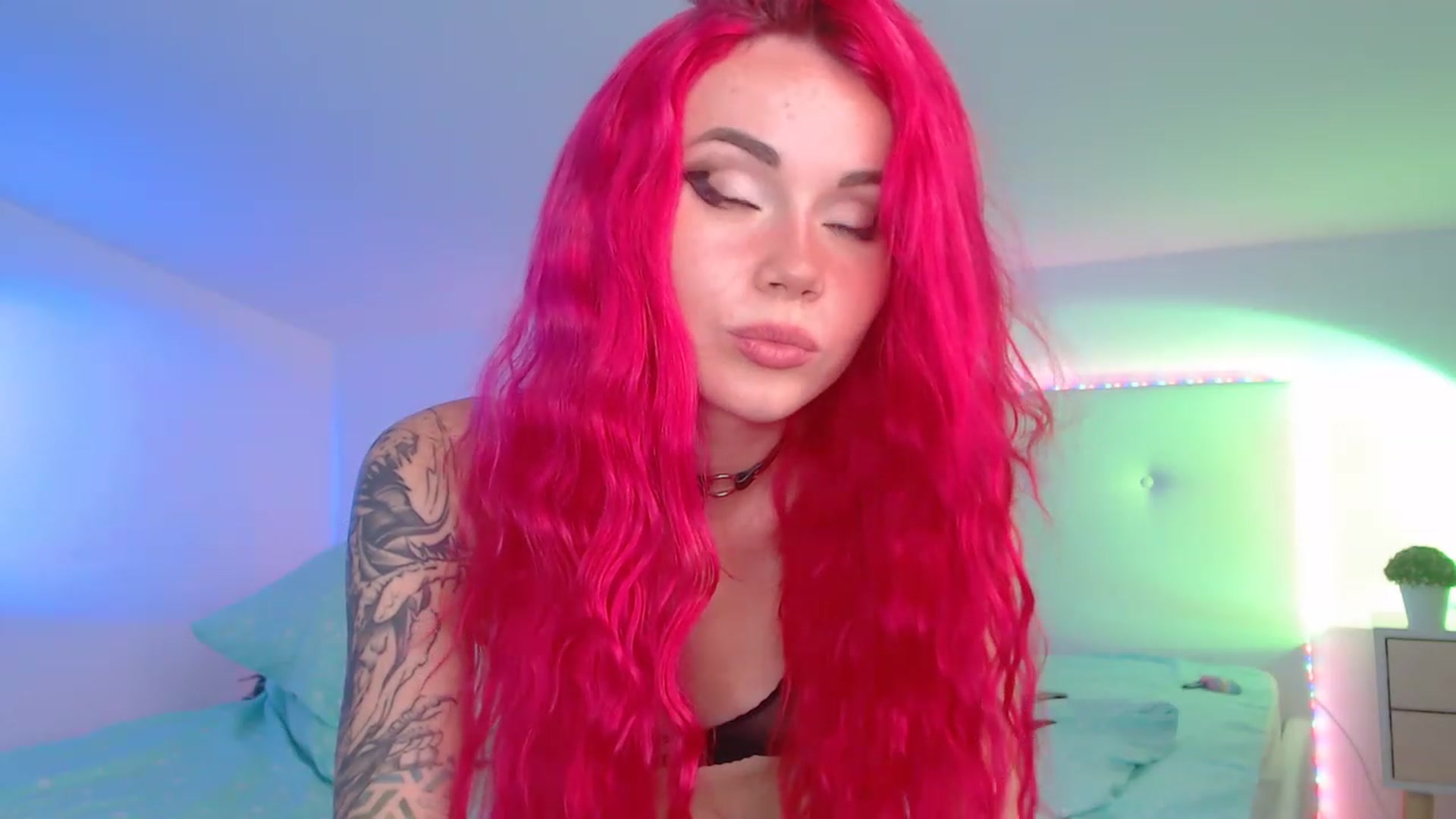 Gallery image thumbnail from Sarah_Pink's myfreecams stream on, 05/11/2023, 19:12 image 12 of 20