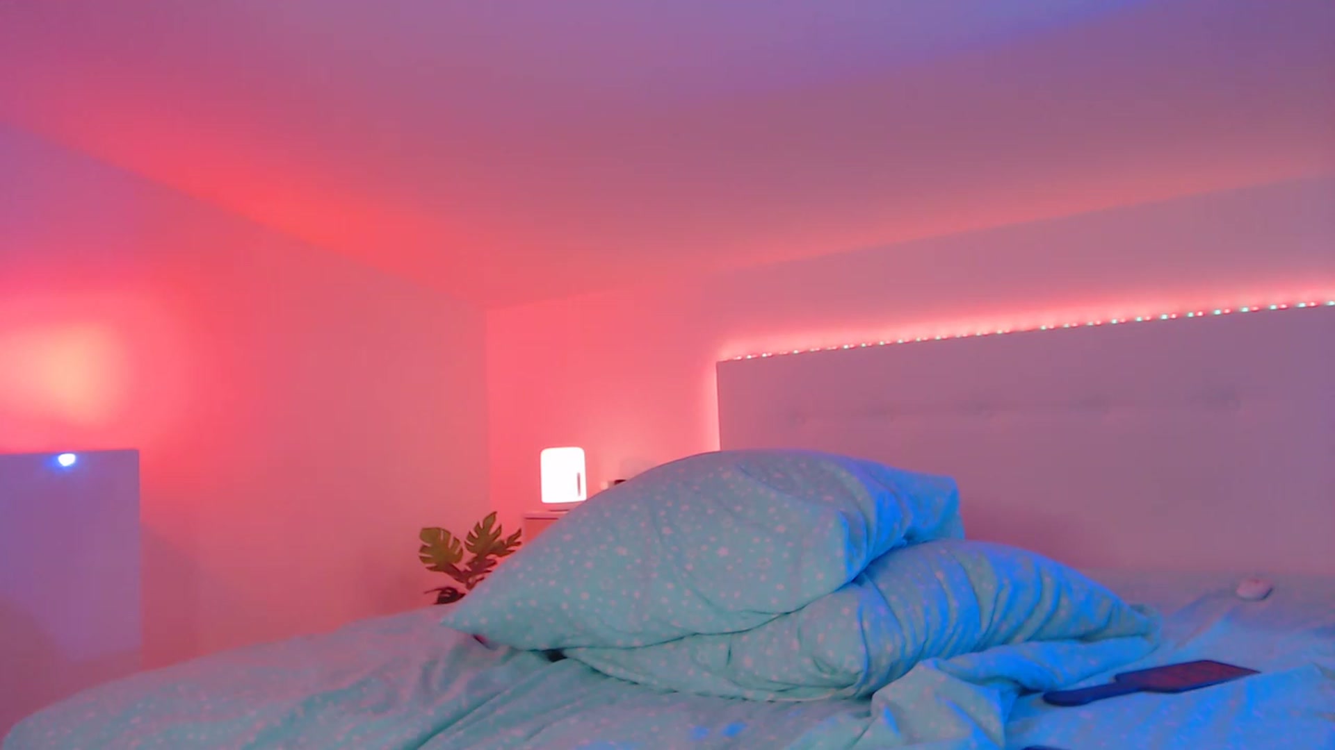 Gallery image thumbnail from Sarah_Pink's myfreecams stream on, 05/12/2023, 20:27 image 15 of 20