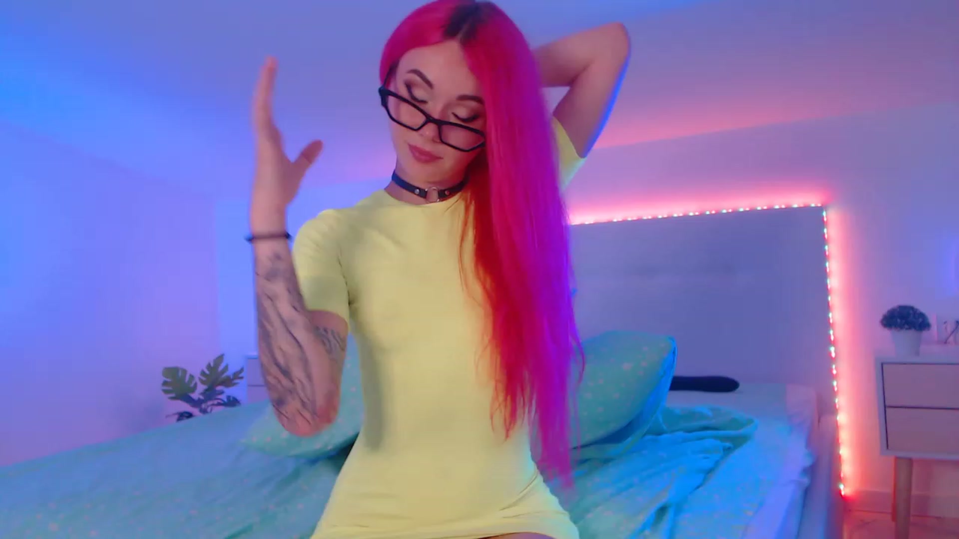 Gallery image thumbnail from Sarah_Pink's myfreecams stream on, 05/14/2023, 19:59 image 3 of 20
