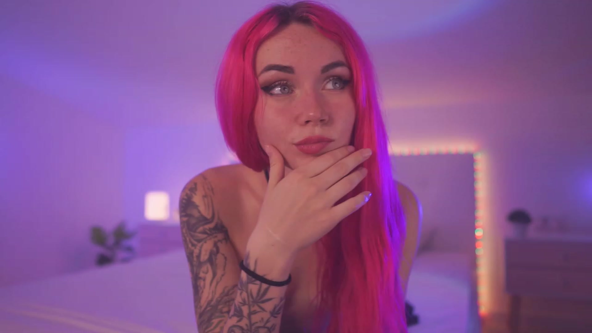 Gallery image thumbnail from Sarah_Pink's myfreecams stream on, 05/18/2023, 17:13 image 20 of 20