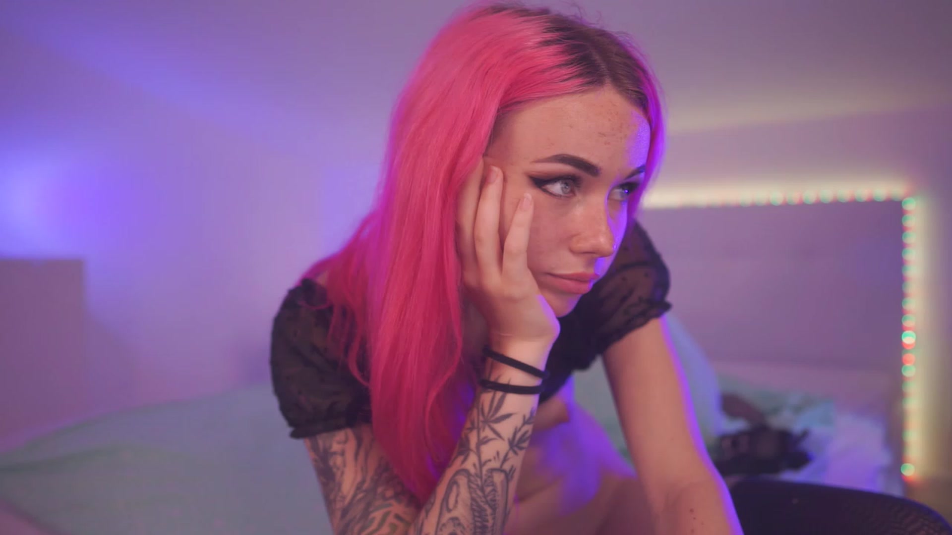 Gallery image thumbnail from Sarah_Pink's myfreecams stream on, 05/27/2023, 19:27 image 20 of 20