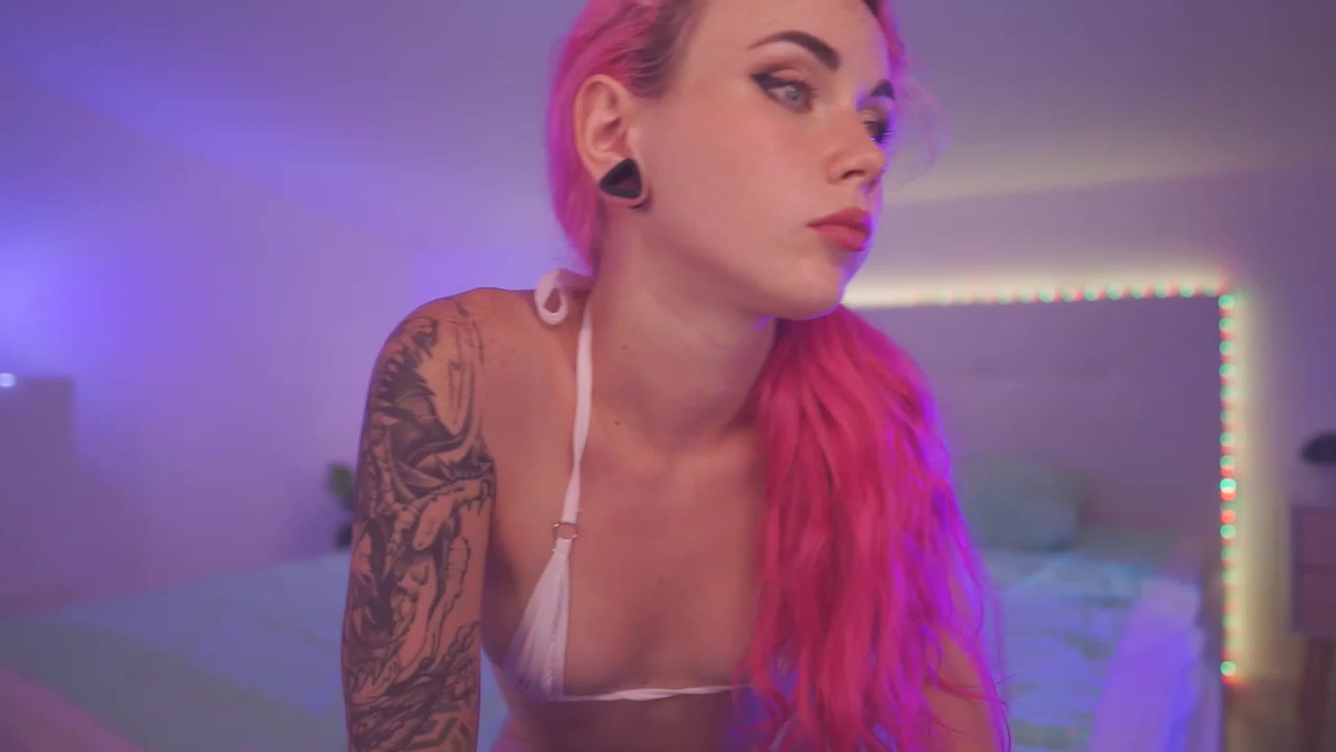 Gallery image thumbnail from Sarah_Pink's myfreecams stream on, 05/31/2023, 18:32 image 3 of 20
