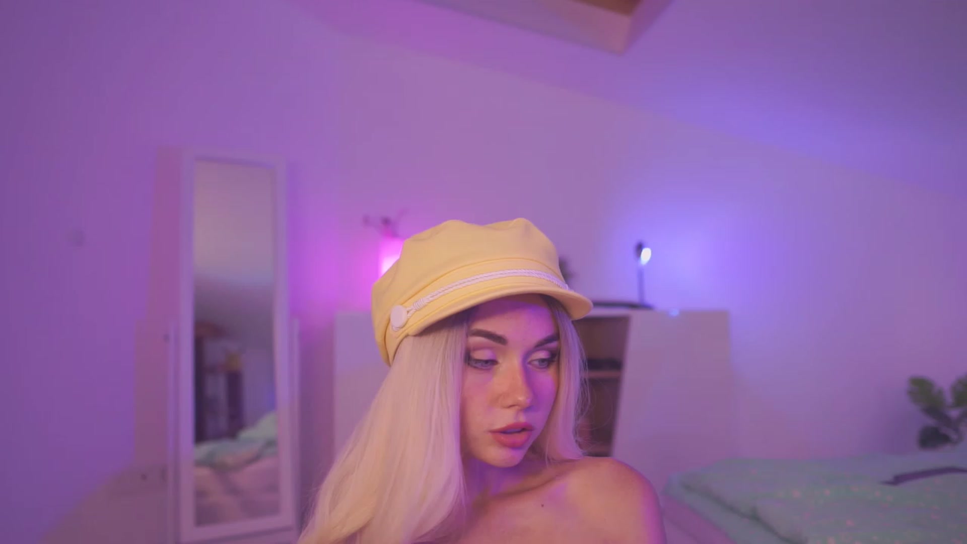 Gallery image thumbnail from Sarah_Pink's myfreecams stream on, 06/05/2023, 18:55 image 10 of 20