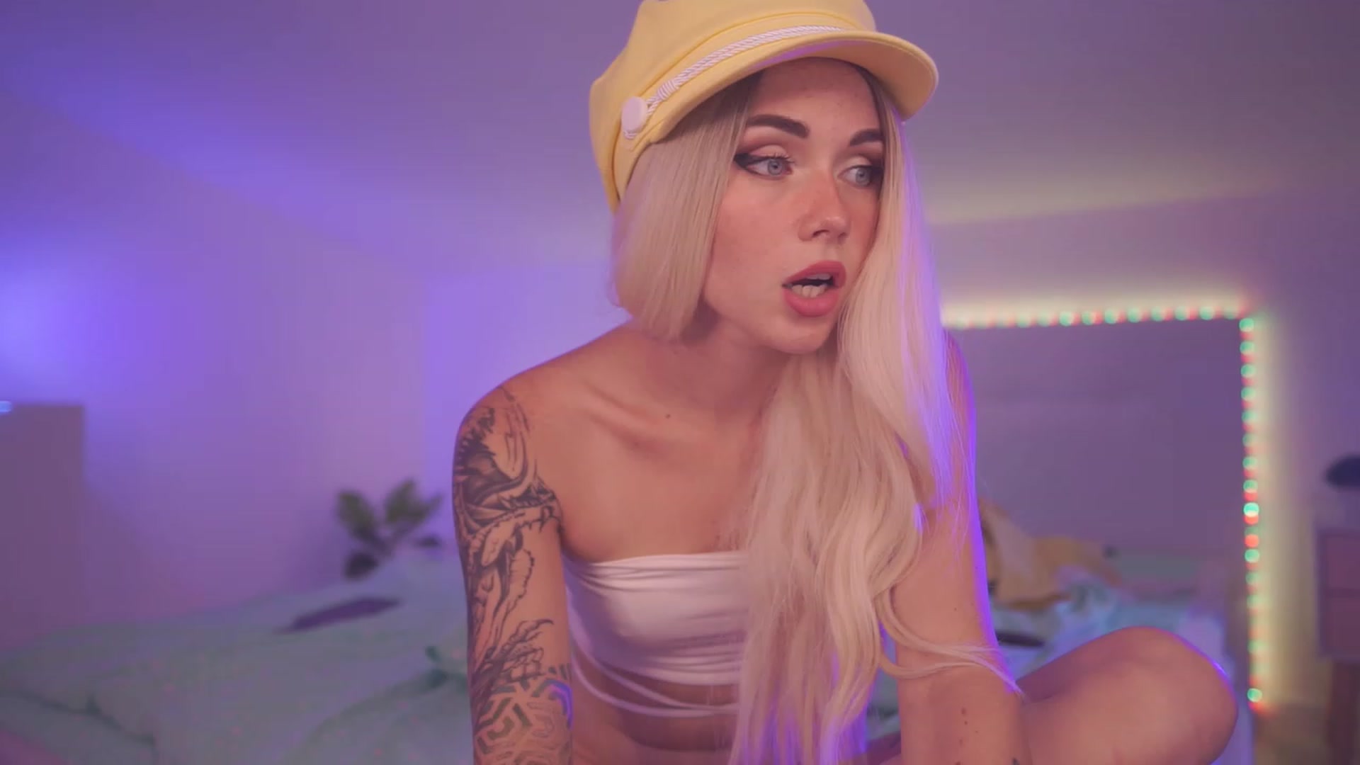 Gallery image thumbnail from Sarah_Pink's myfreecams stream on, 06/05/2023, 18:55 image 16 of 20