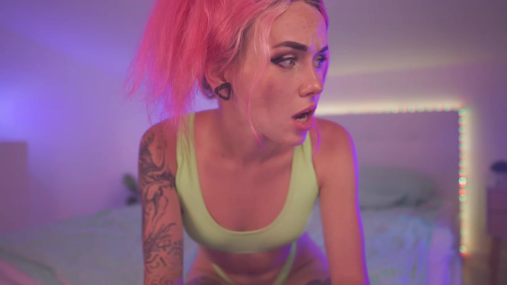 Gallery image thumbnail from Sarah_Pink's myfreecams stream on, 06/10/2023, 17:28 image 12 of 20