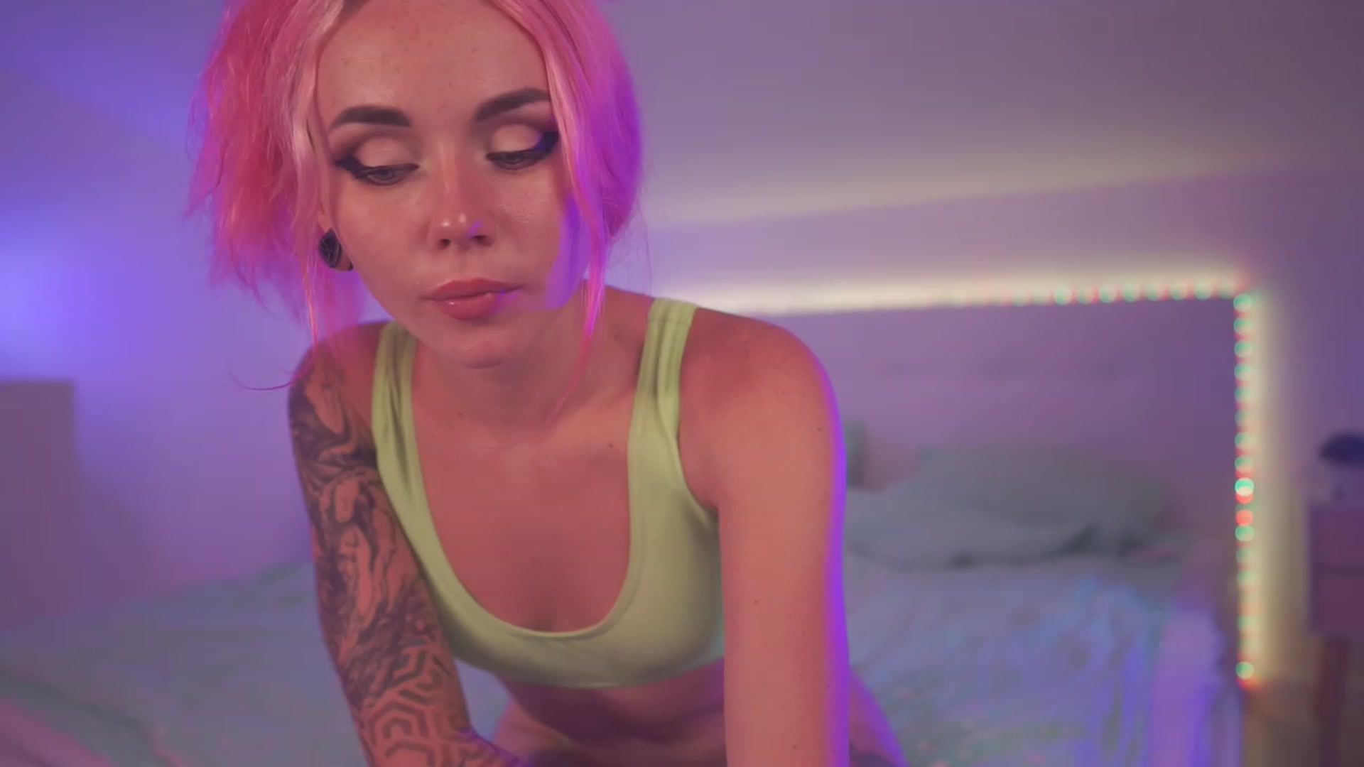 Gallery image thumbnail from Sarah_Pink's myfreecams stream on, 06/10/2023, 17:28 image 16 of 20