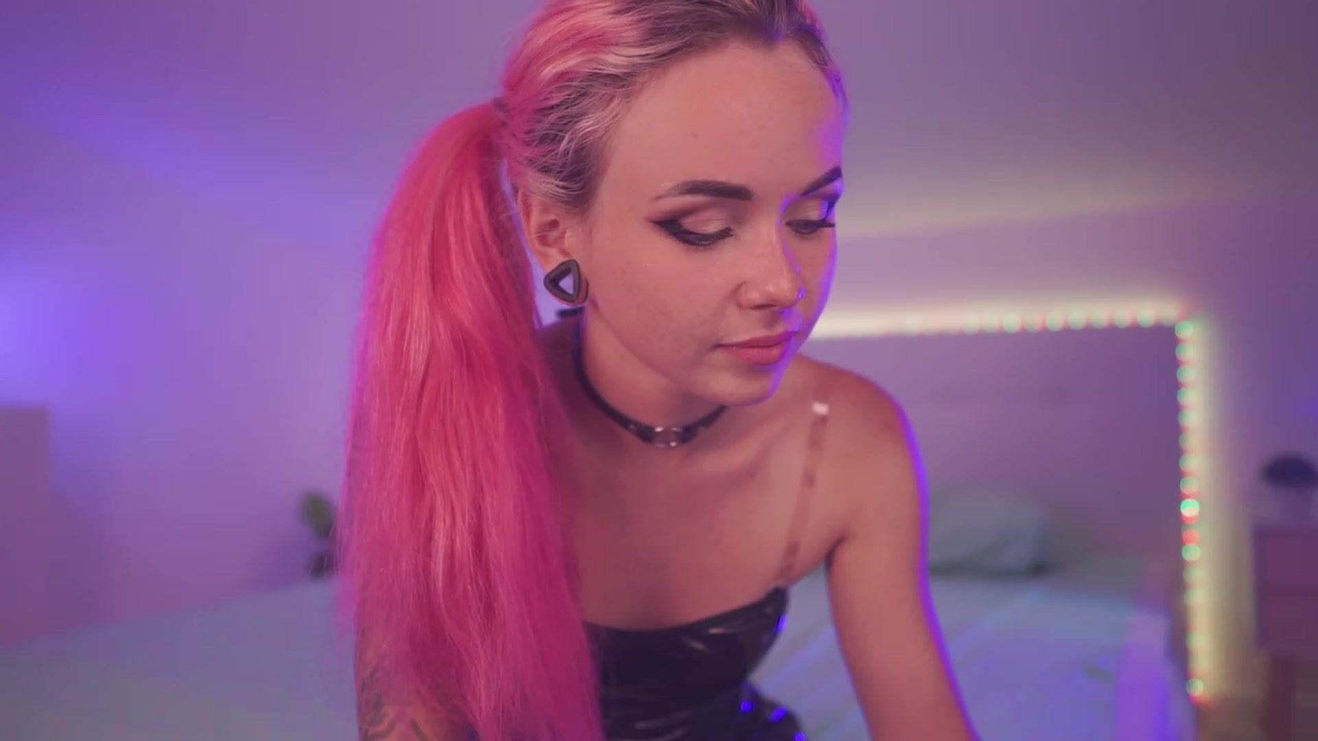 Gallery image thumbnail from Sarah_Pink's myfreecams stream on, 06/12/2023, 18:09 image 18 of 20