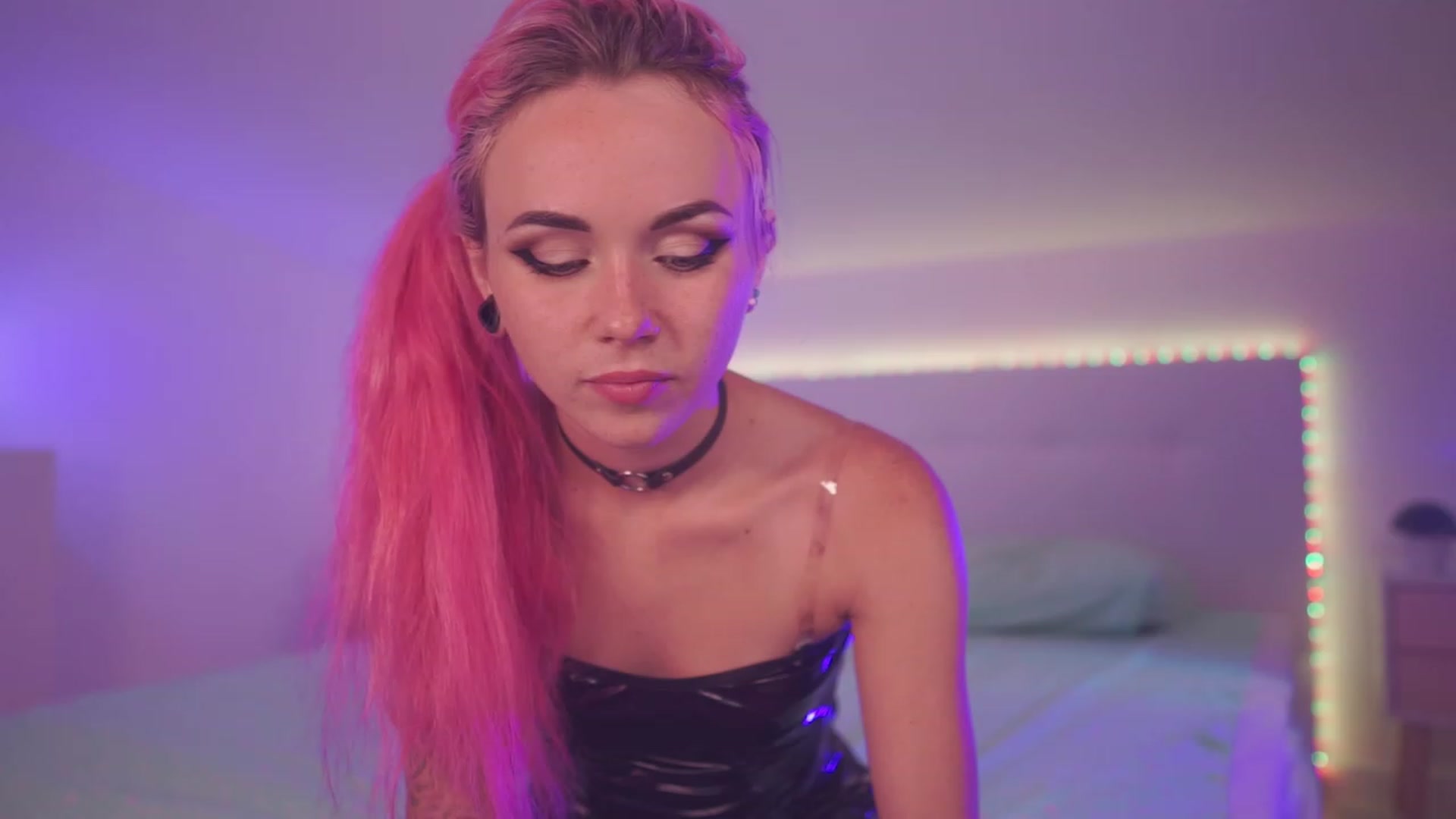 Gallery image thumbnail from Sarah_Pink's myfreecams stream on, 06/12/2023, 18:09 image 9 of 20