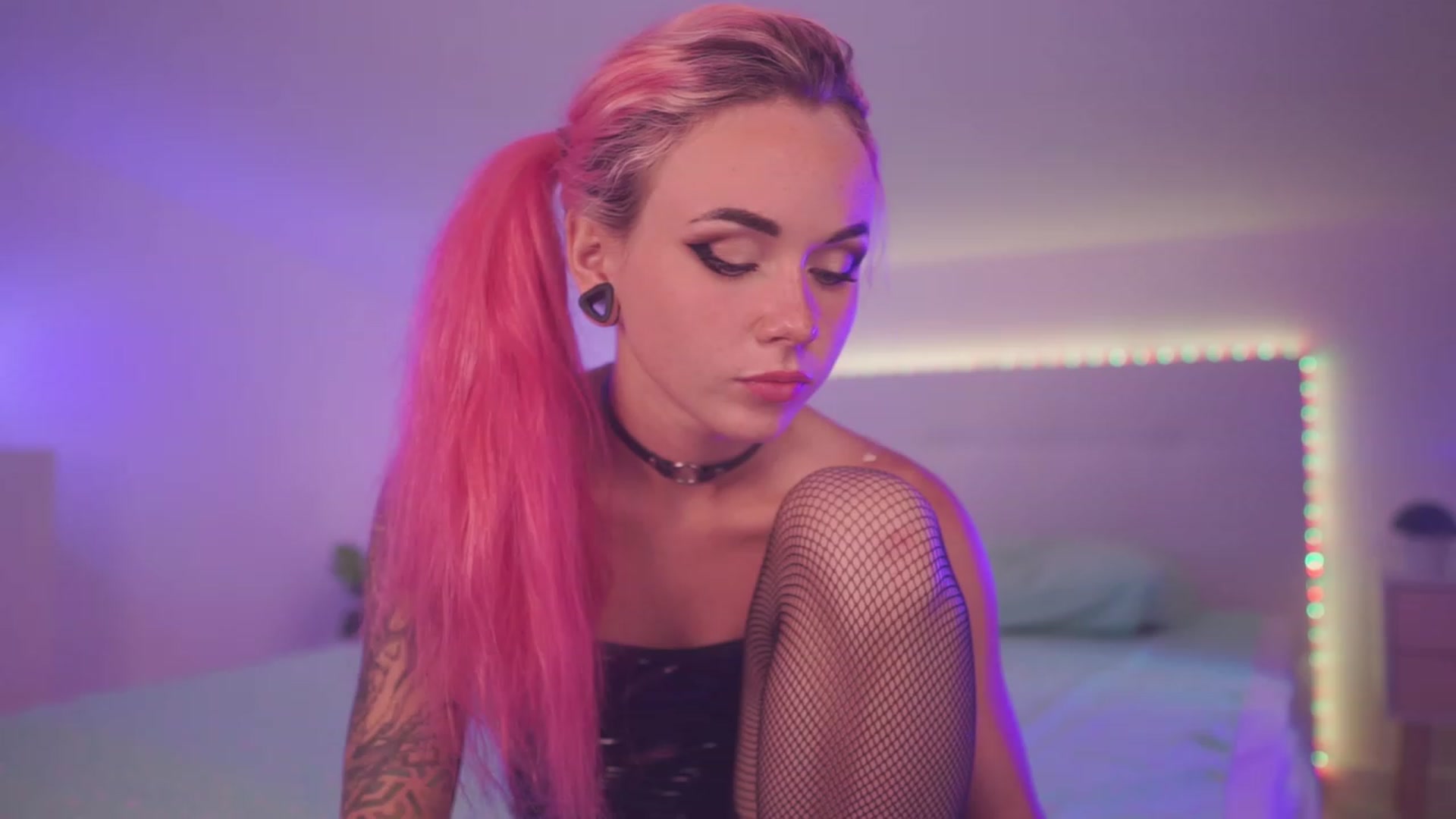 Gallery image thumbnail from Sarah_Pink's myfreecams stream on, 06/12/2023, 18:09 image 4 of 20