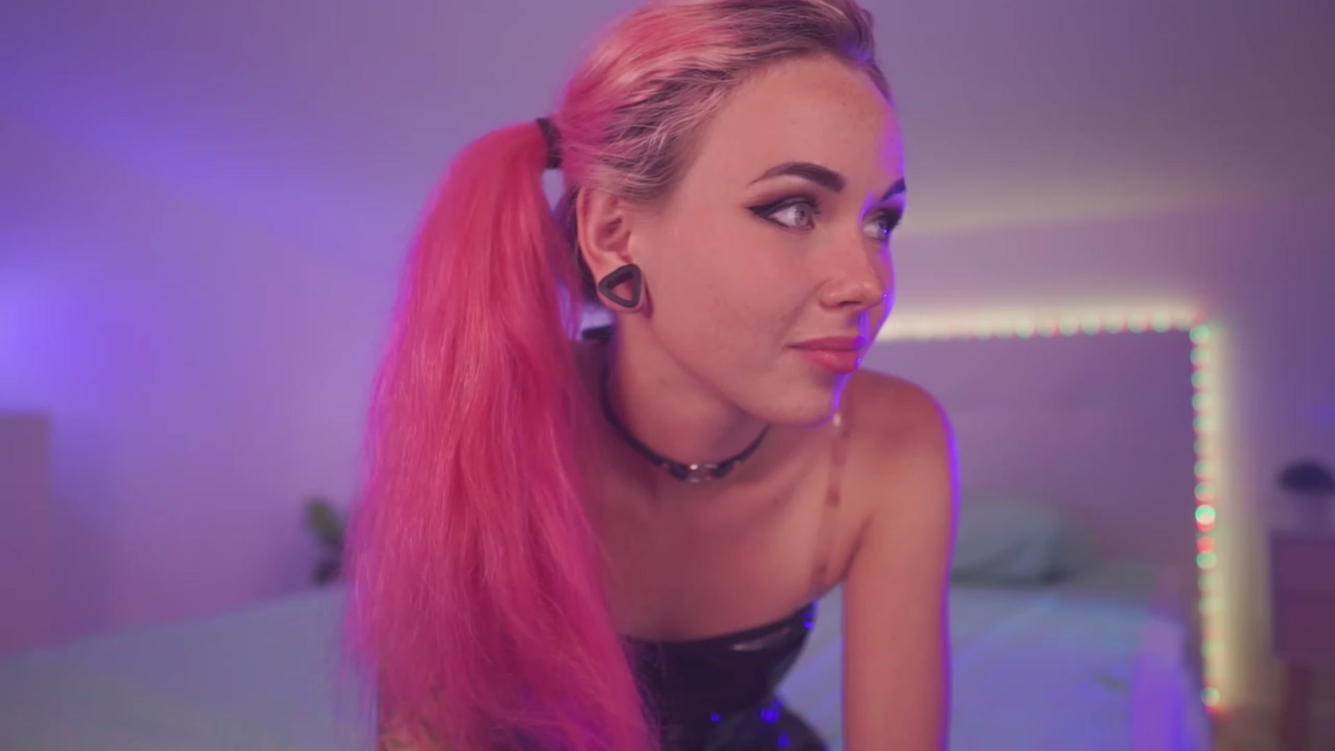 Gallery image thumbnail from Sarah_Pink's myfreecams stream on, 06/12/2023, 18:09 image 15 of 20