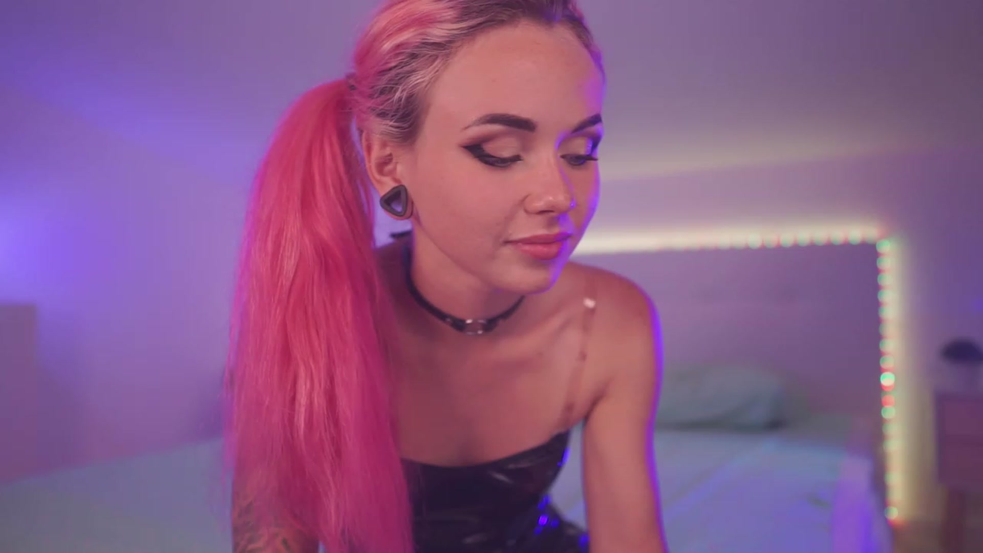 Gallery image thumbnail from Sarah_Pink's myfreecams stream on, 06/12/2023, 18:09 image 20 of 20