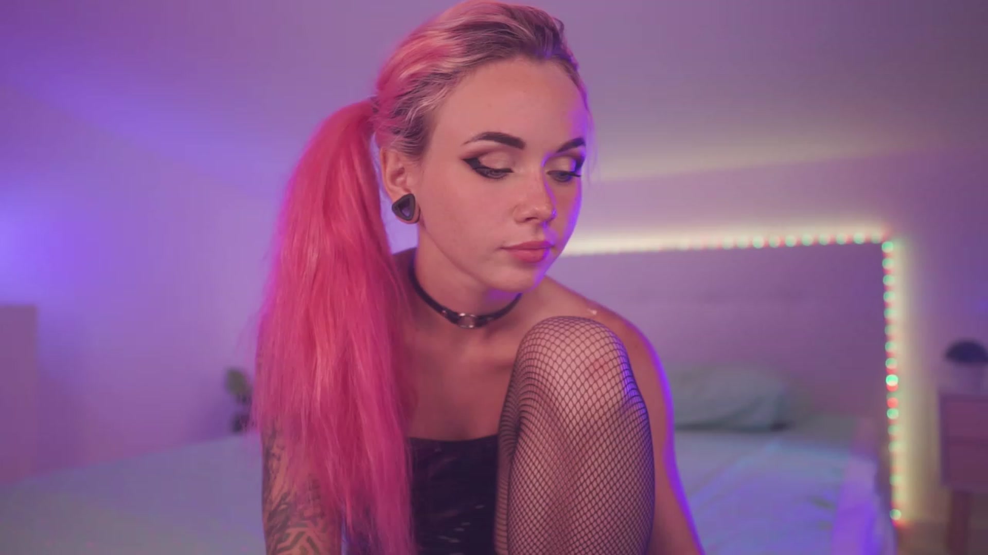 Gallery image thumbnail from Sarah_Pink's myfreecams stream on, 06/12/2023, 18:09 image 6 of 20