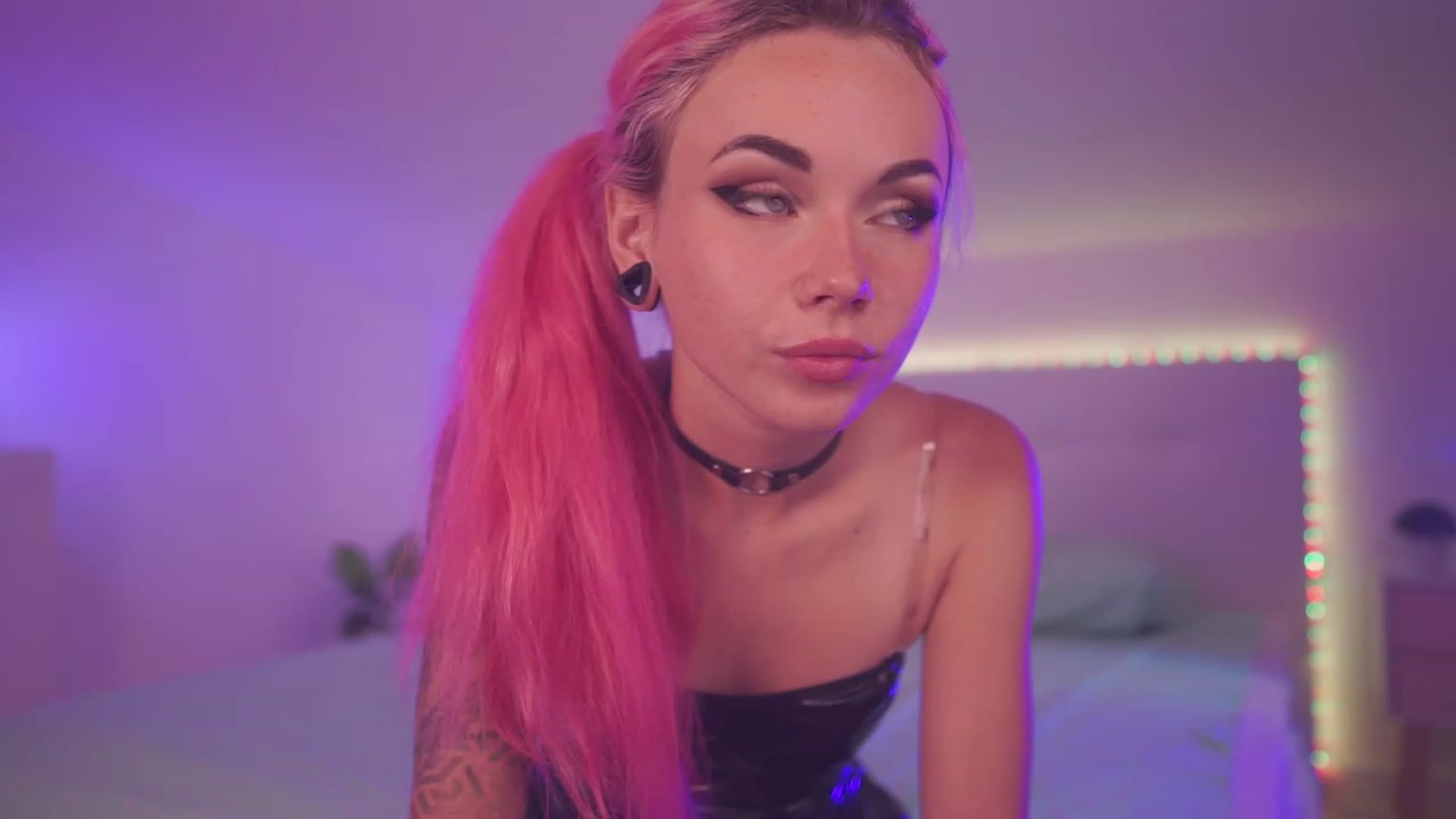 Gallery image thumbnail from Sarah_Pink's myfreecams stream on, 06/12/2023, 18:09 image 11 of 20