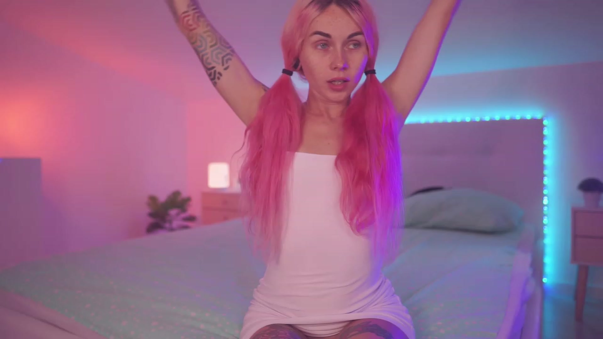 Gallery image thumbnail from Sarah_Pink's myfreecams stream on, 06/15/2023, 18:08 image 4 of 20