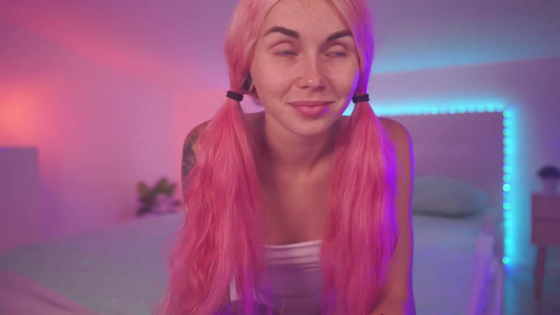 Gallery image thumbnail from Sarah_Pink's myfreecams stream on, 06/15/2023, 18:08 image 6 of 20