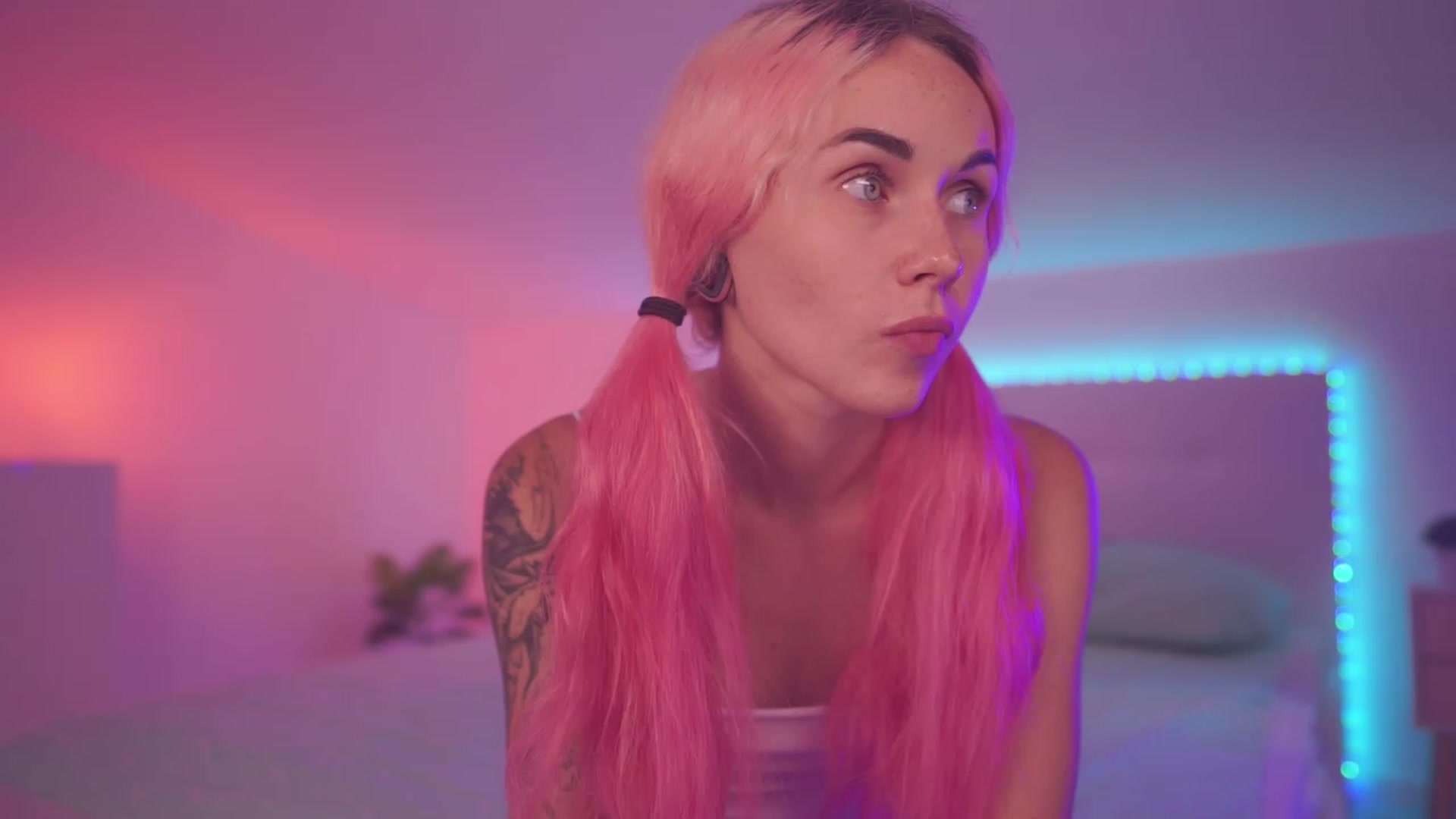 Gallery image thumbnail from Sarah_Pink's myfreecams stream on, 06/15/2023, 18:08 image 18 of 20