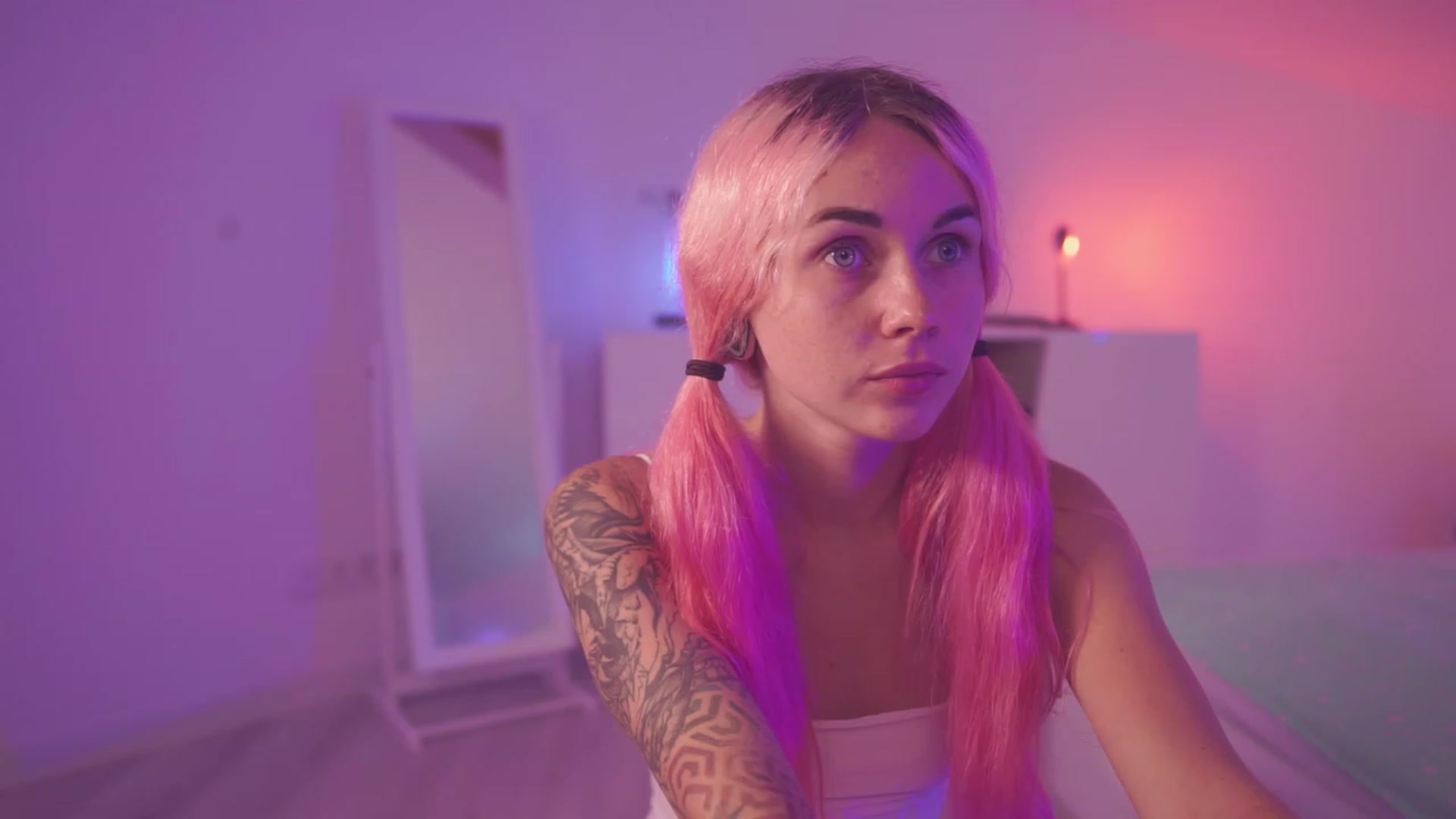 Gallery image thumbnail from Sarah_Pink's myfreecams stream on, 06/15/2023, 18:08 image 16 of 20