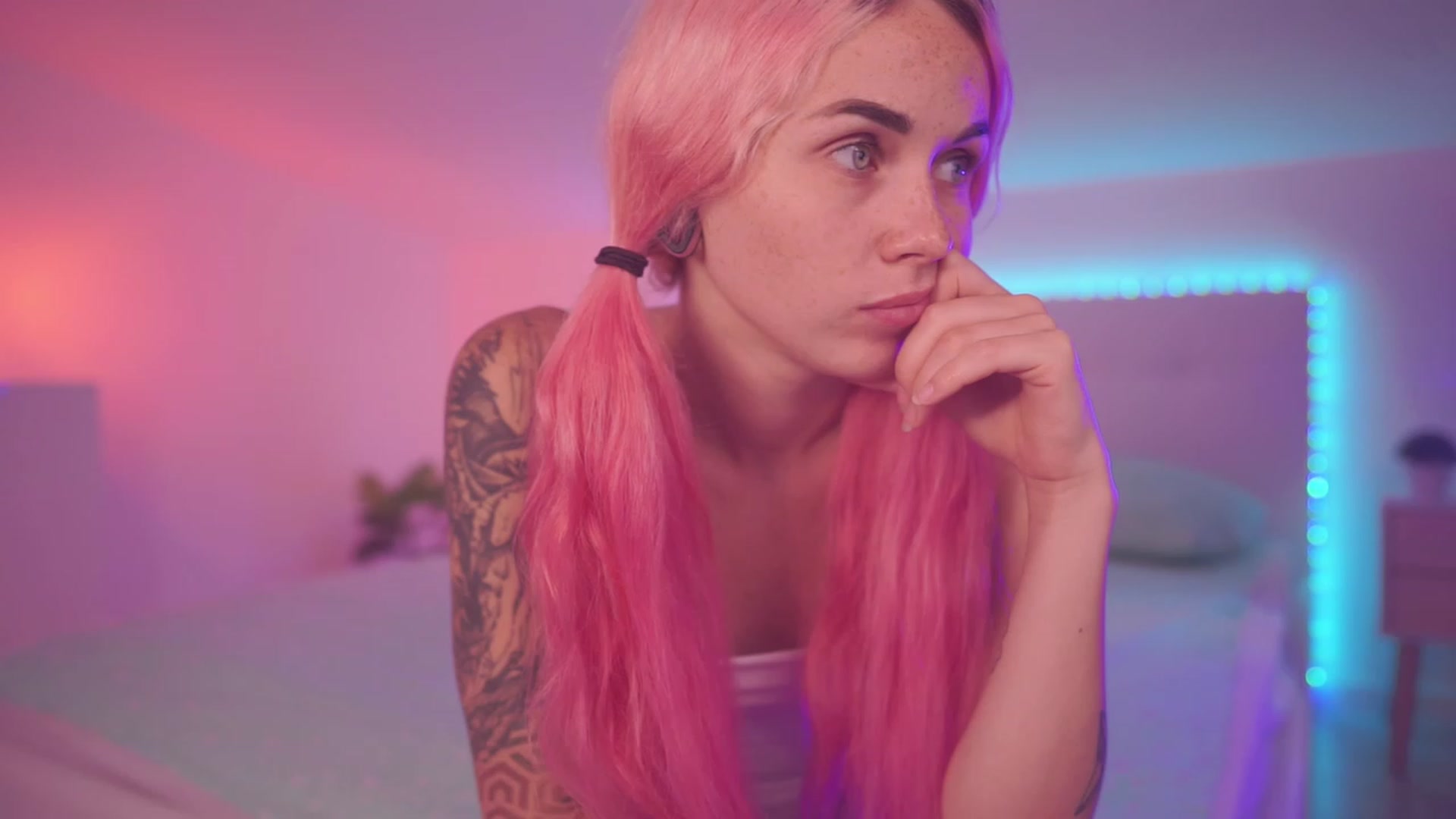 Gallery image thumbnail from Sarah_Pink's myfreecams stream on, 06/15/2023, 18:08 image 8 of 20