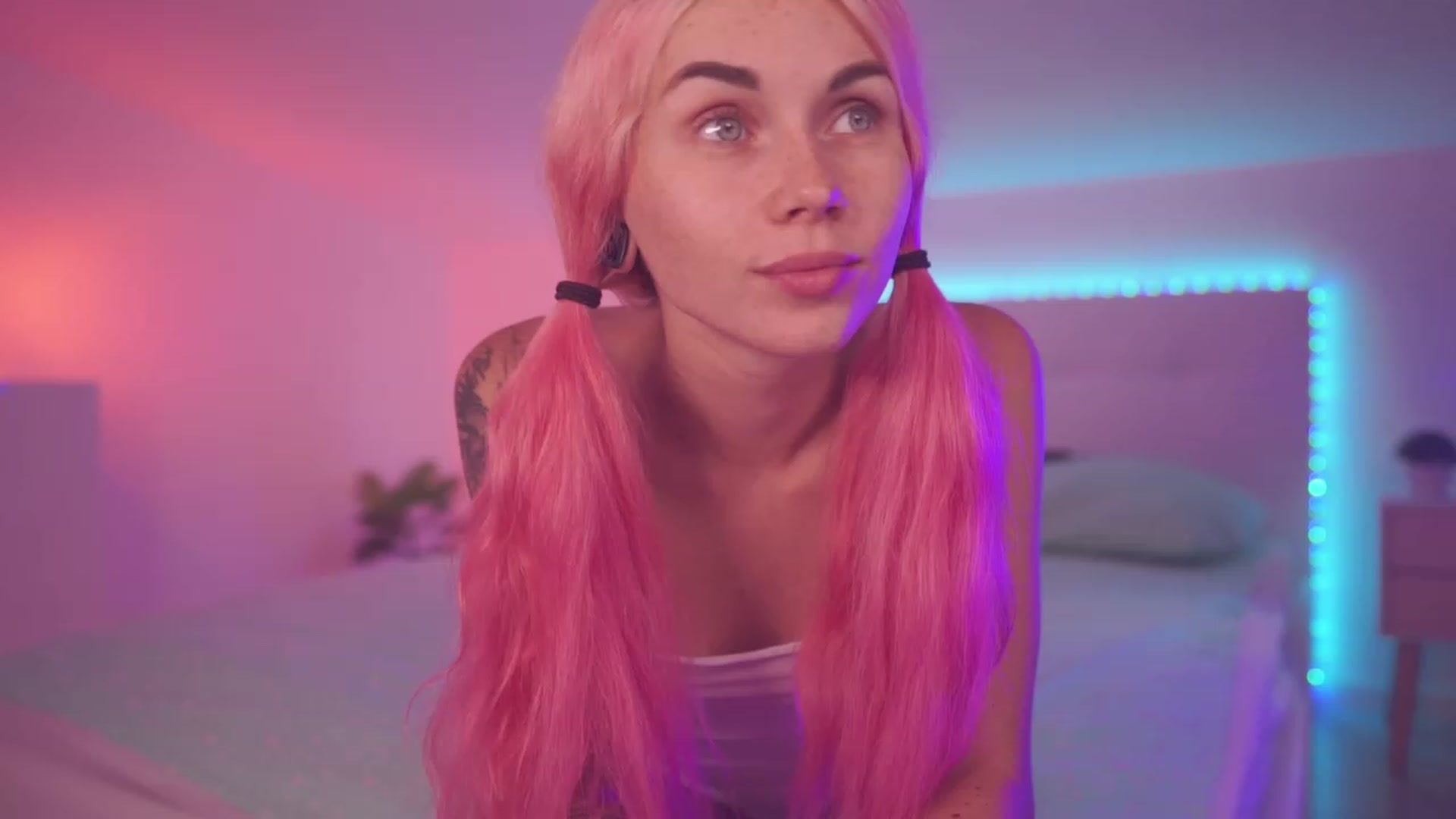 Gallery image thumbnail from Sarah_Pink's myfreecams stream on, 06/15/2023, 18:08 image 5 of 20