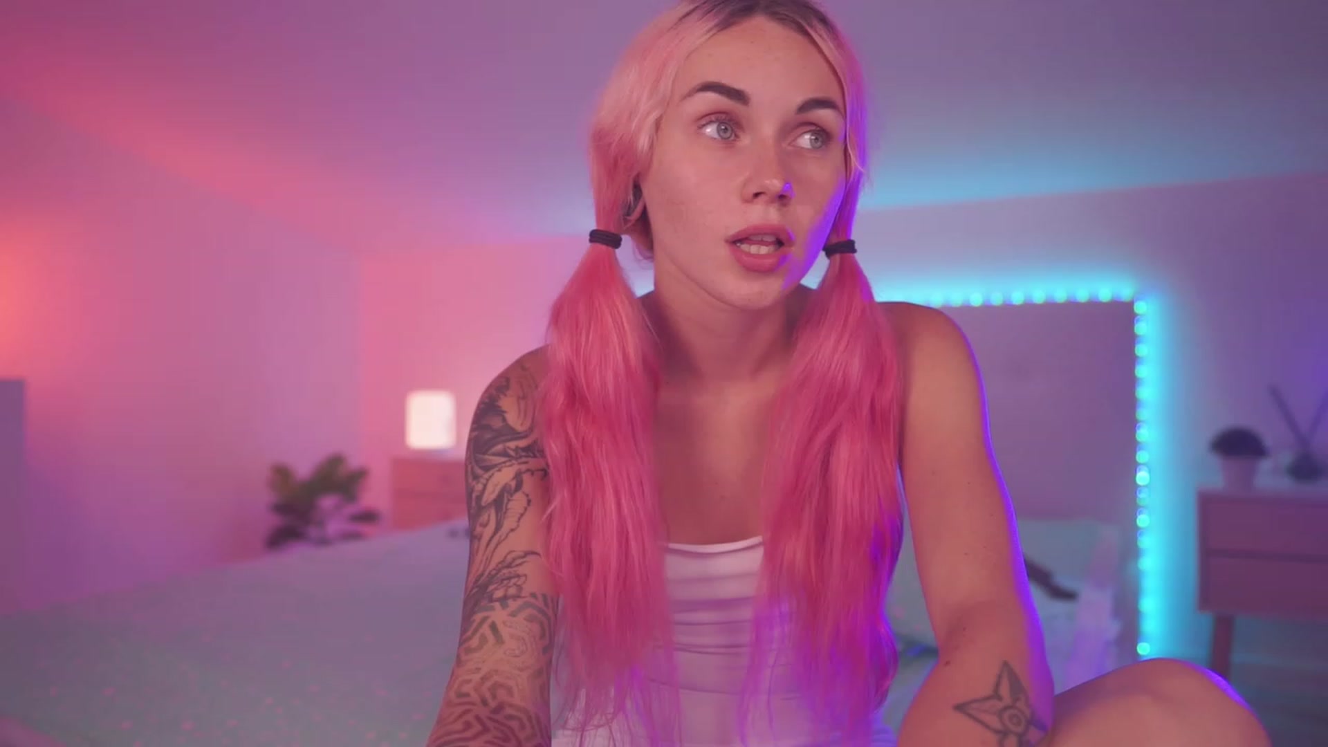 Gallery image thumbnail from Sarah_Pink's myfreecams stream on, 06/15/2023, 20:06 image 8 of 20