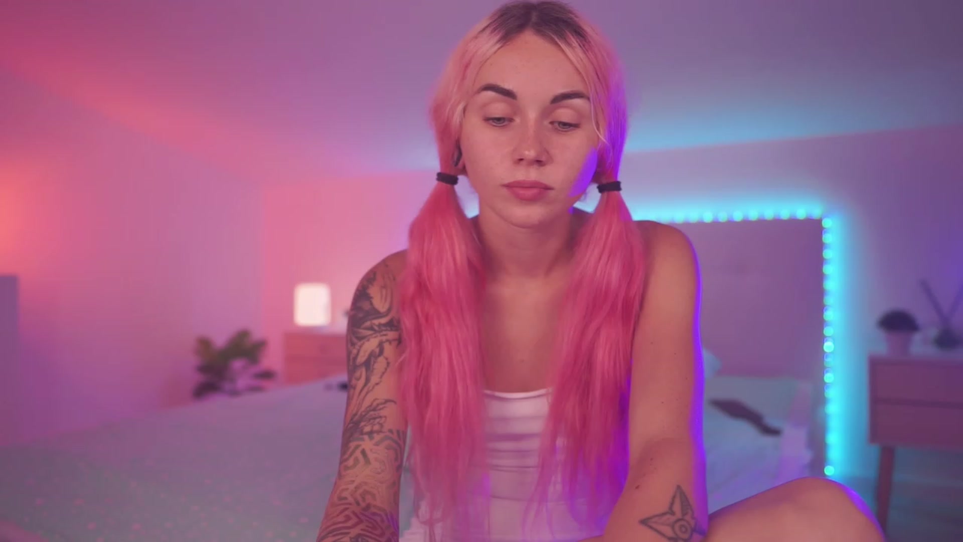 Gallery image thumbnail from Sarah_Pink's myfreecams stream on, 06/15/2023, 20:06 image 13 of 20