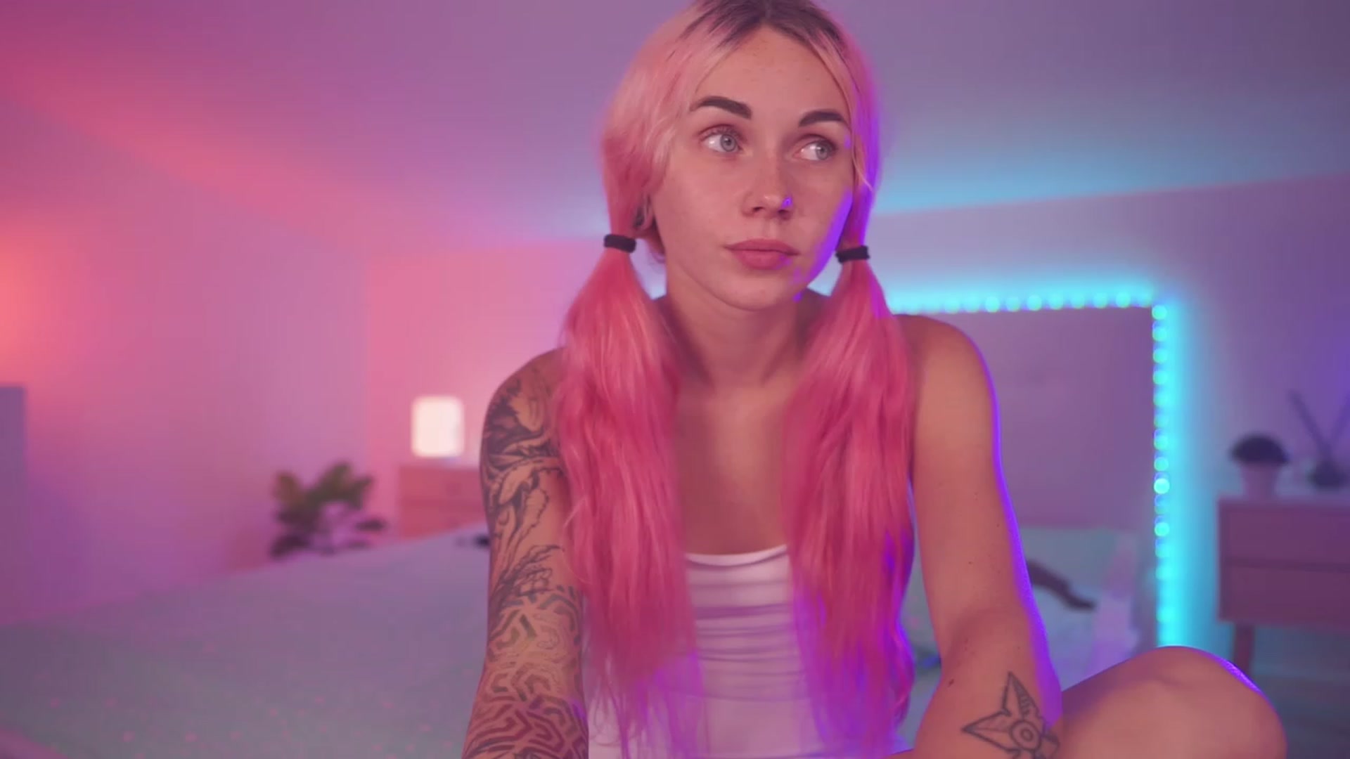 Gallery image thumbnail from Sarah_Pink's myfreecams stream on, 06/15/2023, 20:06 image 7 of 20