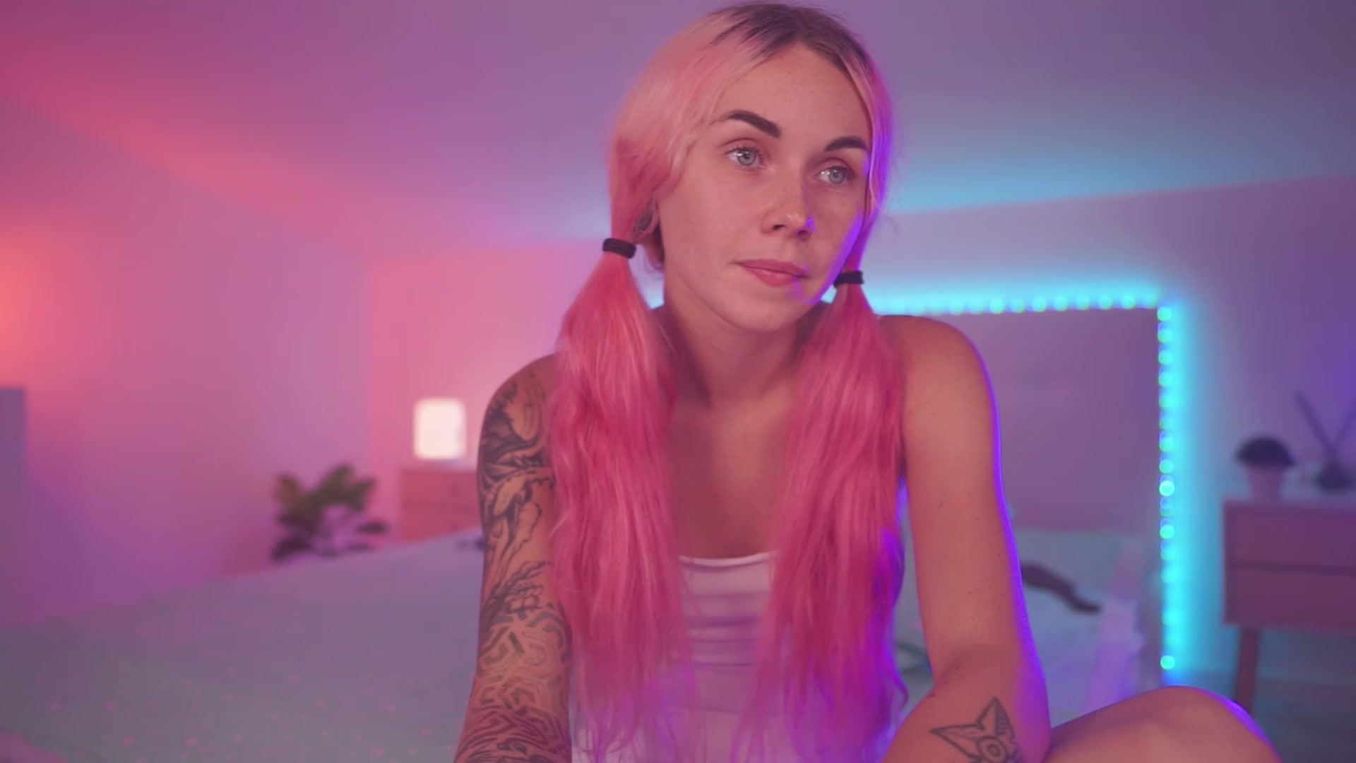 Gallery image thumbnail from Sarah_Pink's myfreecams stream on, 06/15/2023, 20:06 image 15 of 20