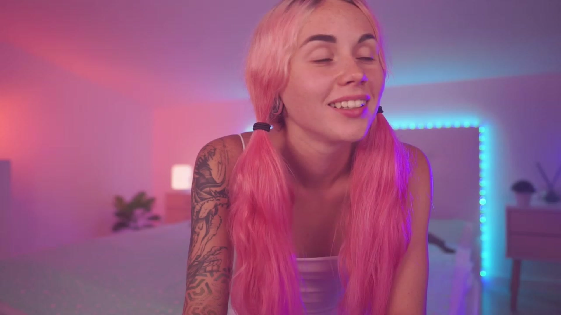 Gallery image thumbnail from Sarah_Pink's myfreecams stream on, 06/15/2023, 20:06 image 20 of 20