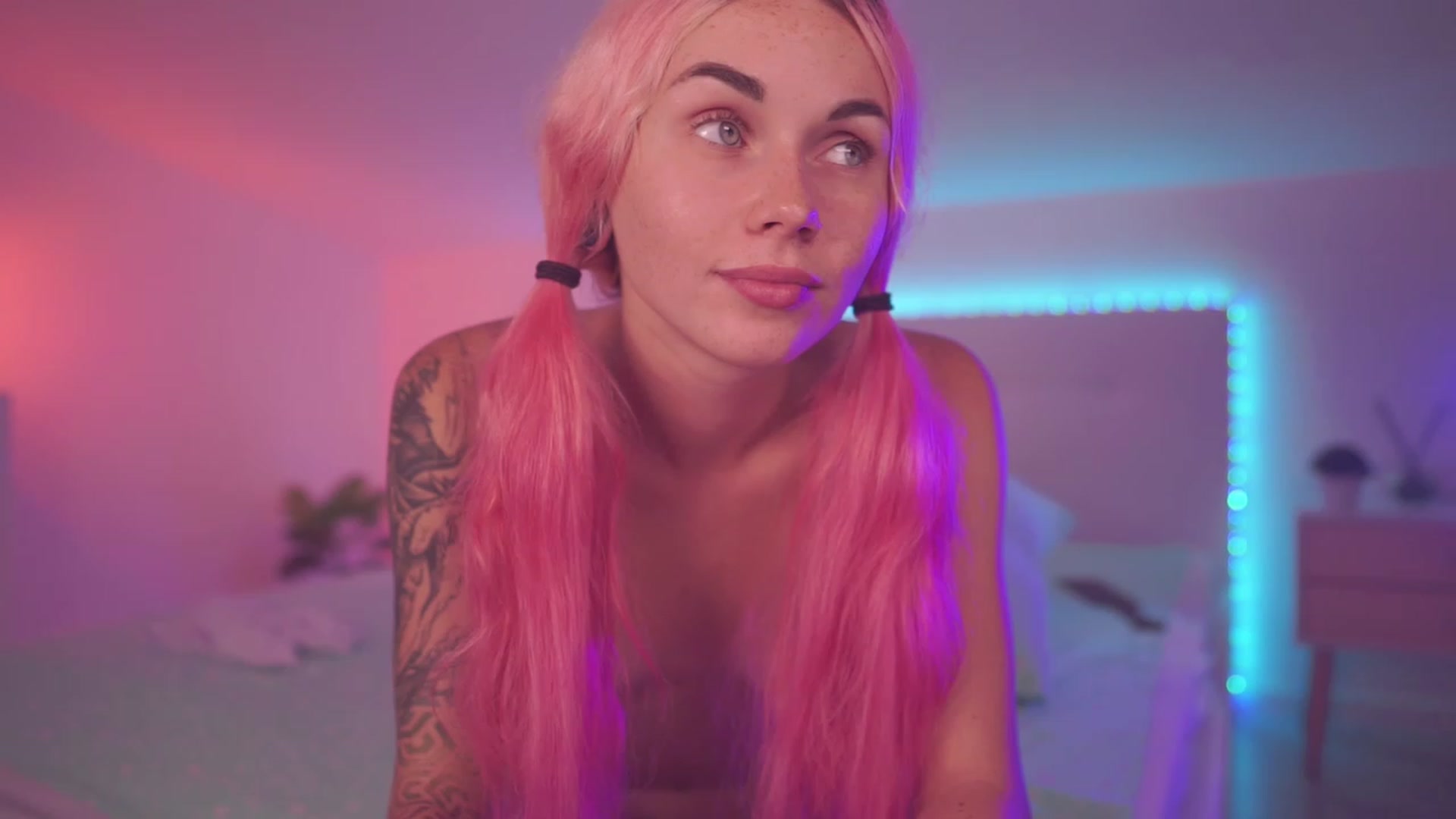 Gallery image thumbnail from Sarah_Pink's myfreecams stream on, 06/15/2023, 20:06 image 2 of 20