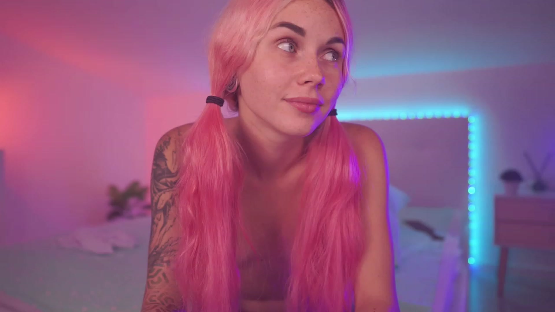 Gallery image thumbnail from Sarah_Pink's myfreecams stream on, 06/15/2023, 20:06 image 1 of 20