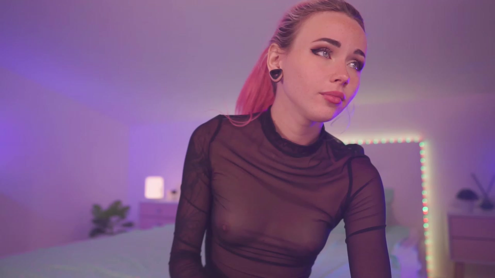 Gallery image thumbnail from Sarah_Pink's myfreecams stream on, 06/20/2023, 19:16 image 3 of 20