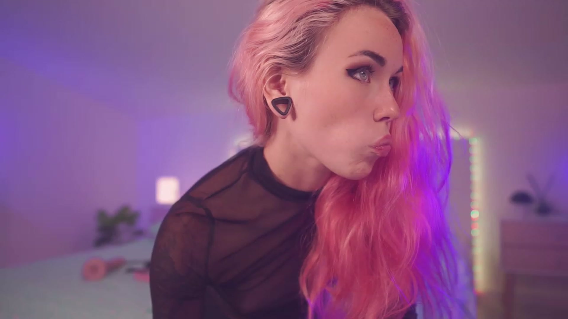Gallery image thumbnail from Sarah_Pink's myfreecams stream on, 06/20/2023, 19:16 image 14 of 20