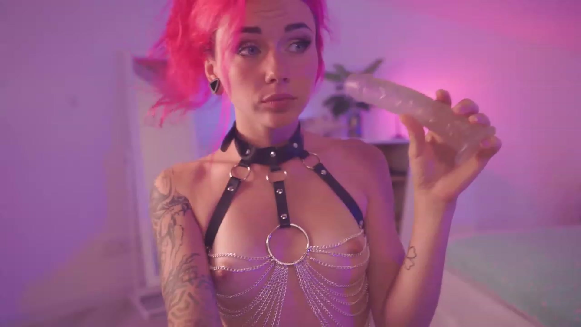 Gallery image thumbnail from Sarah_Pink's myfreecams stream on, 06/21/2023, 18:53 image 11 of 20