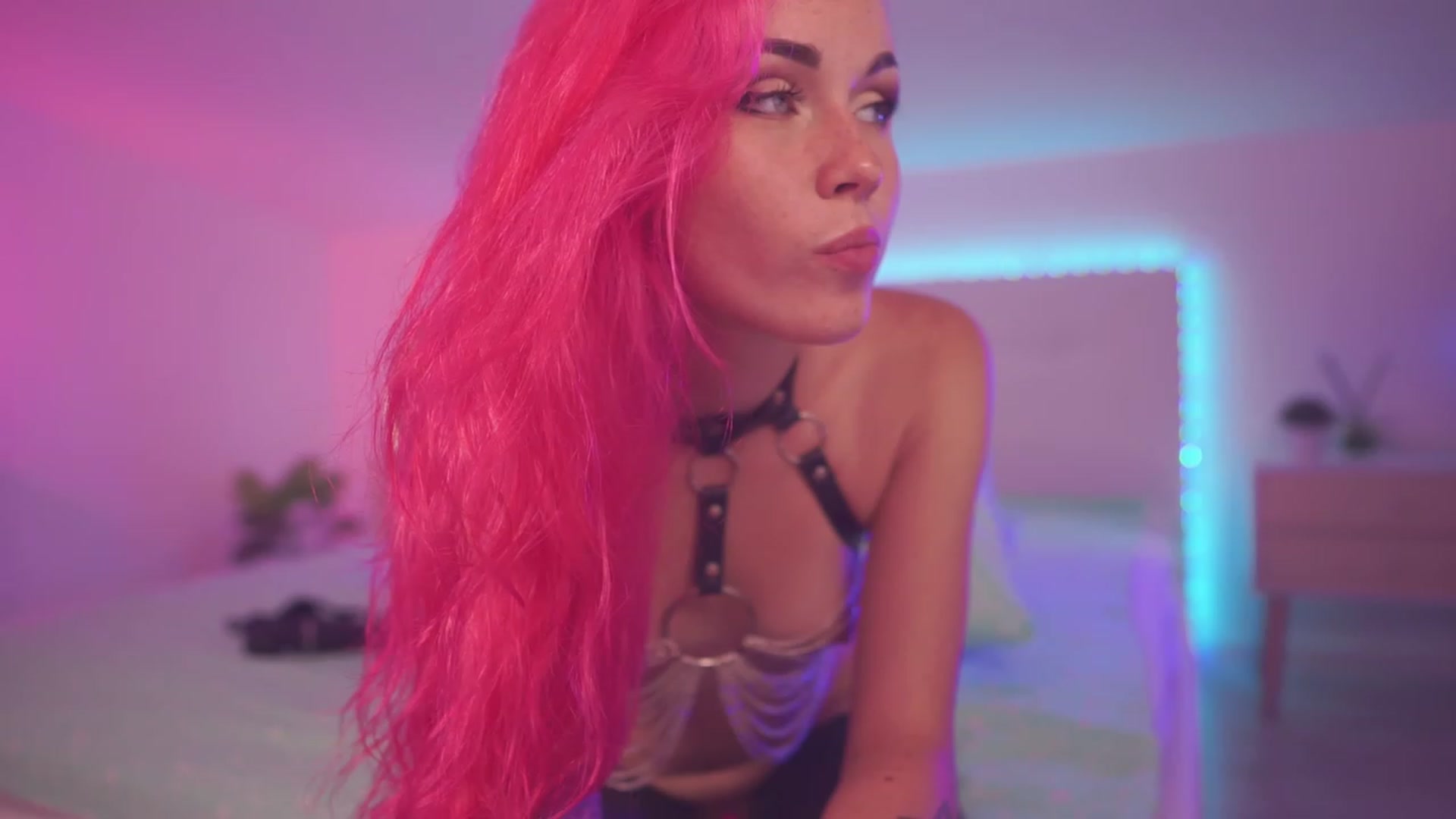 Gallery image thumbnail from Sarah_Pink's myfreecams stream on, 06/21/2023, 18:53 image 4 of 20