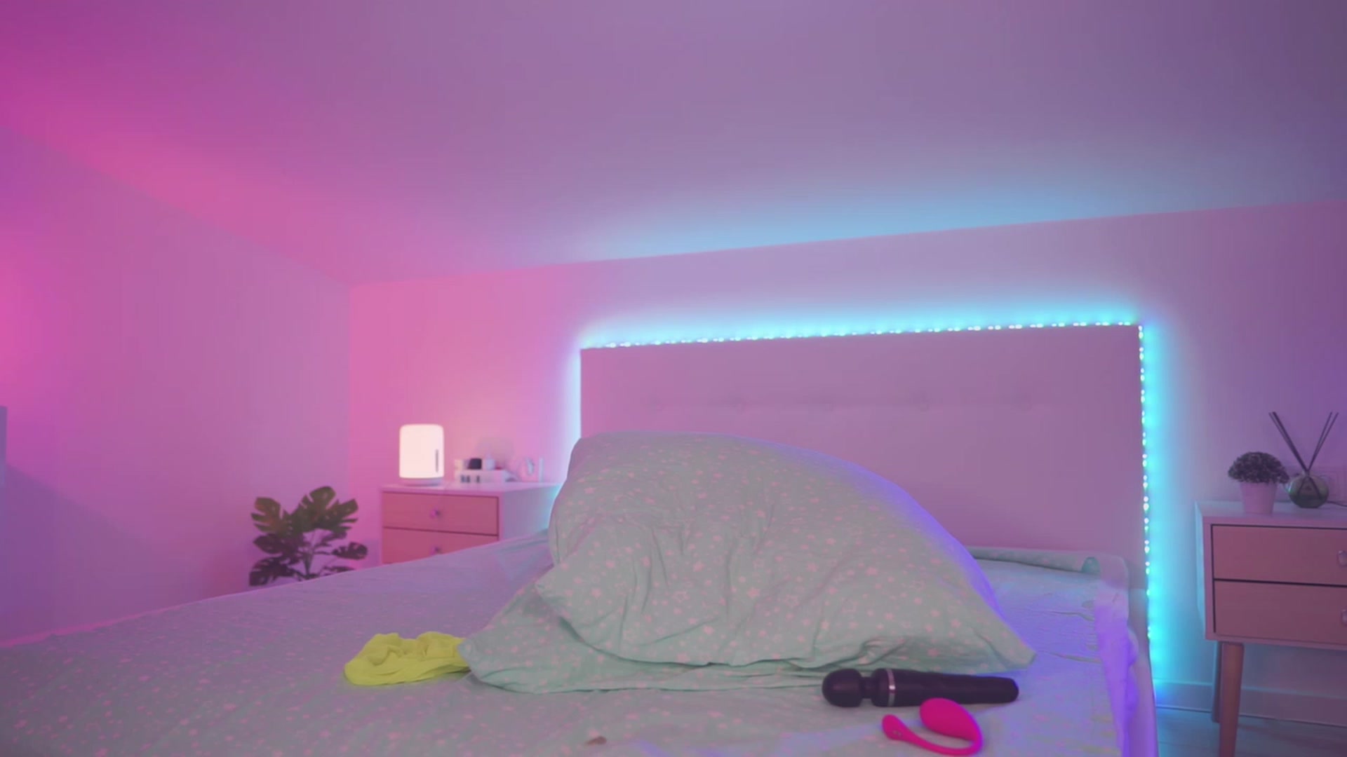 Gallery image thumbnail from Sarah_Pink's myfreecams stream on, 06/24/2023, 19:46 image 18 of 20