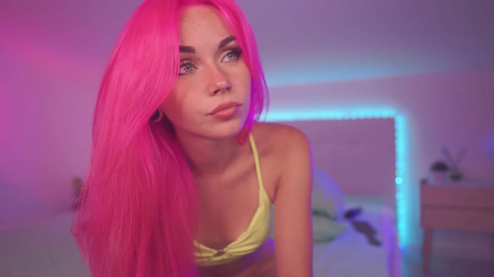 Gallery image thumbnail from Sarah_Pink's myfreecams stream on, 06/26/2023, 18:57 image 14 of 20