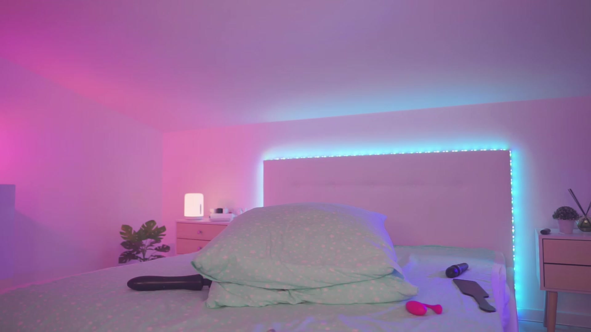 Gallery image thumbnail from Sarah_Pink's myfreecams stream on, 06/26/2023, 19:14 image 10 of 20