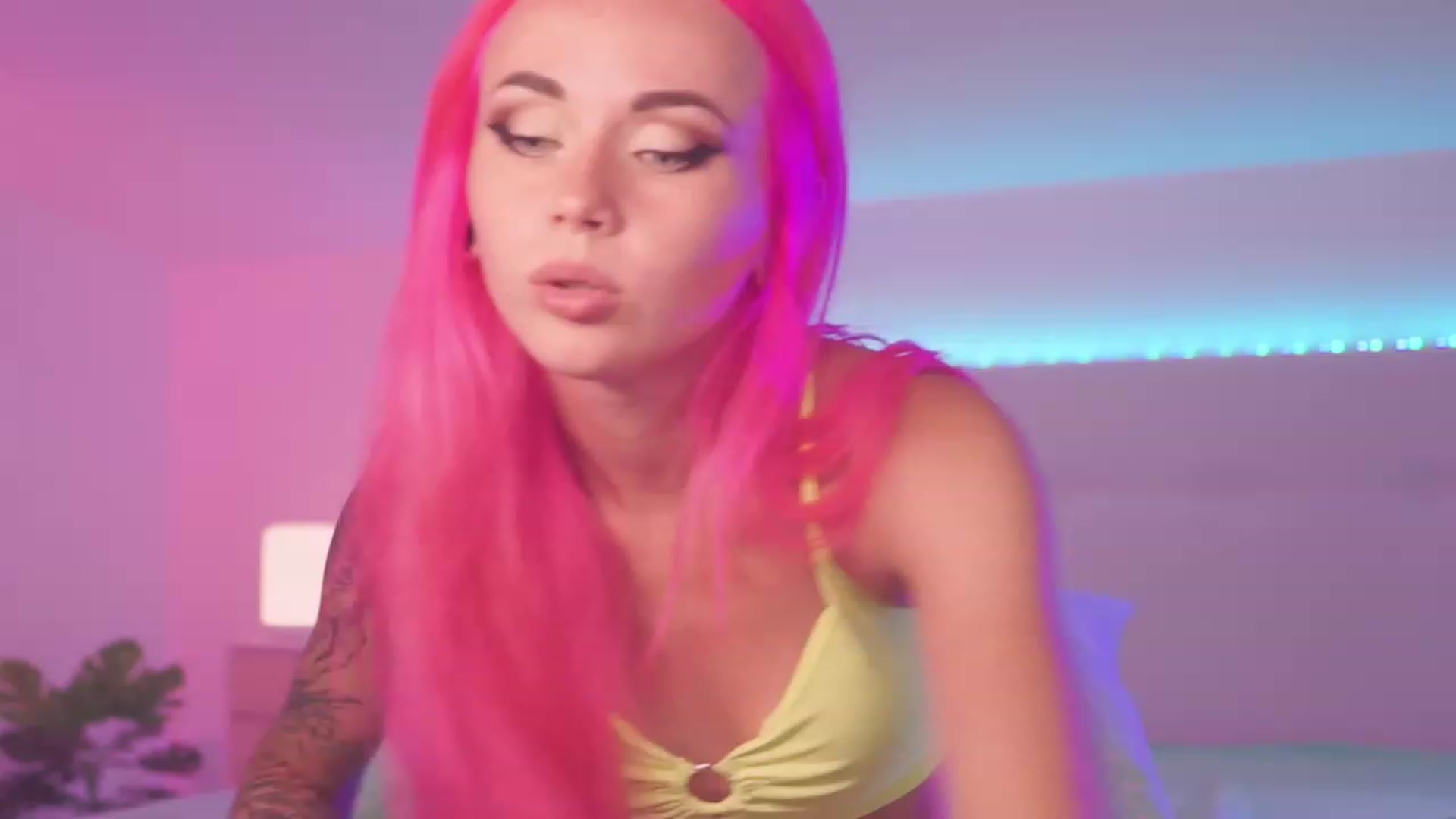Gallery image thumbnail from Sarah_Pink's myfreecams stream on, 06/26/2023, 19:14 image 13 of 20